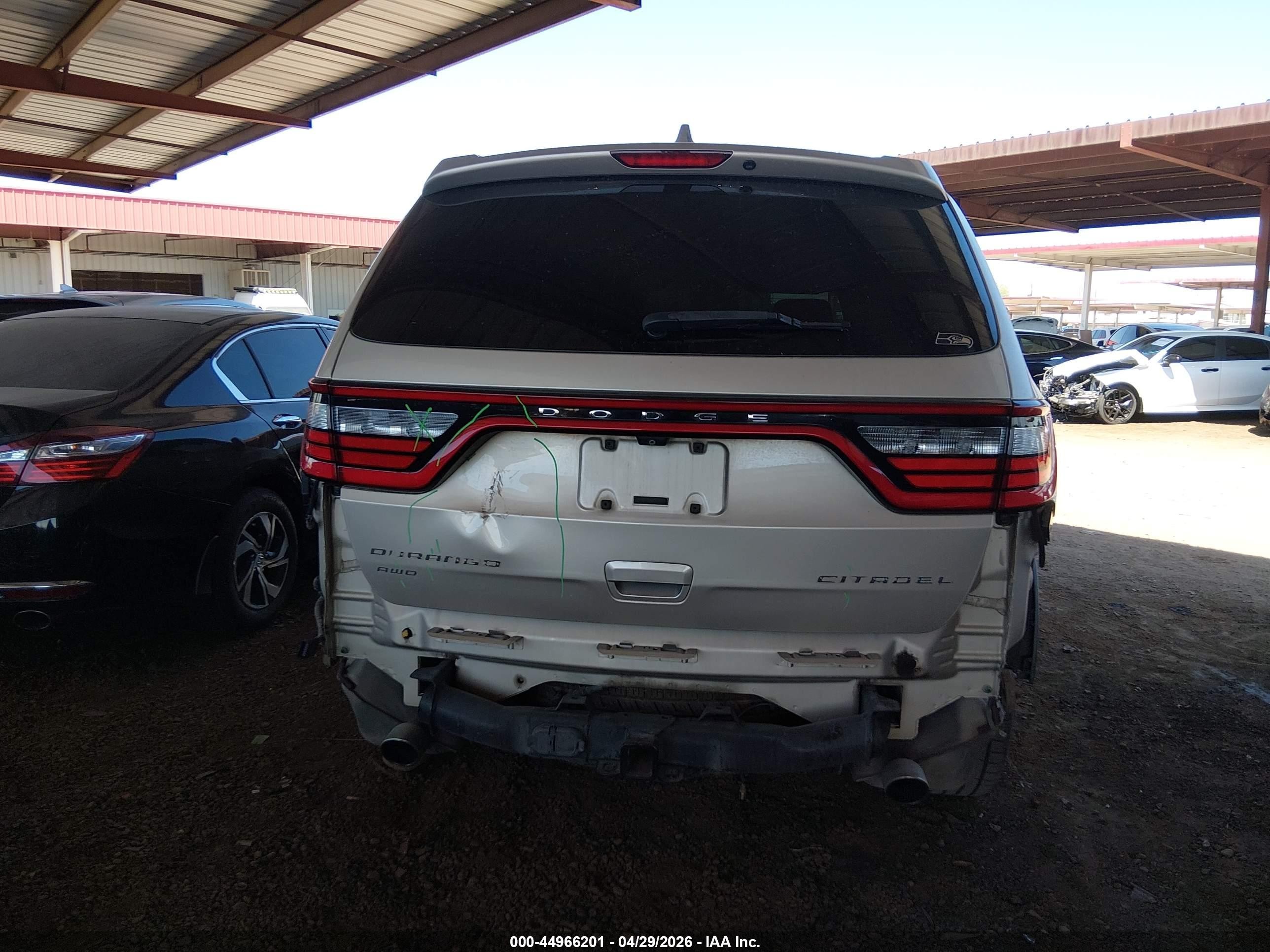 2014 Dodge Durango Citadel Cream vin: 1C4SDJET3EC287345