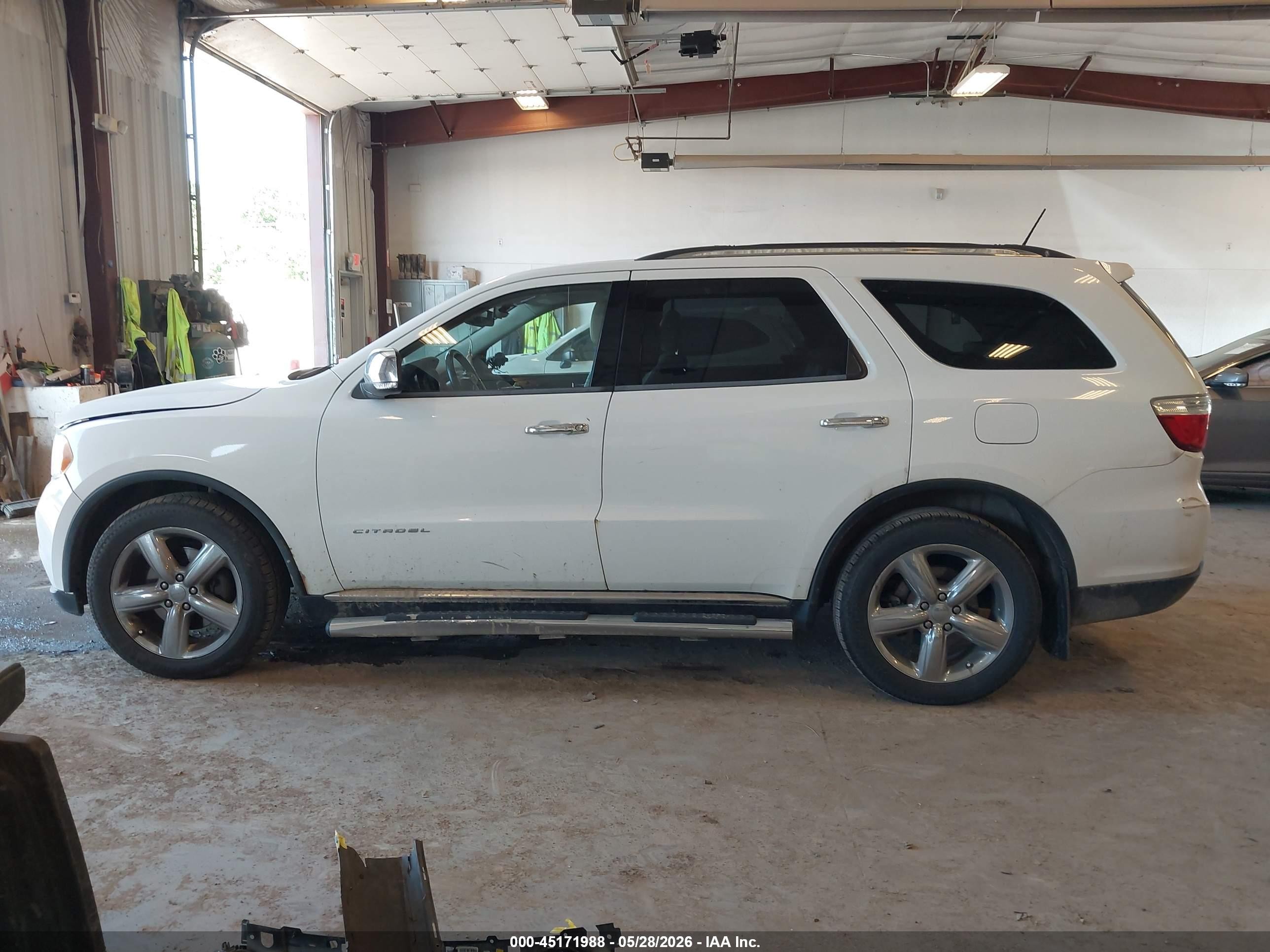 2013 Dodge Durango Citadel White vin: 1C4SDJET9DC565809