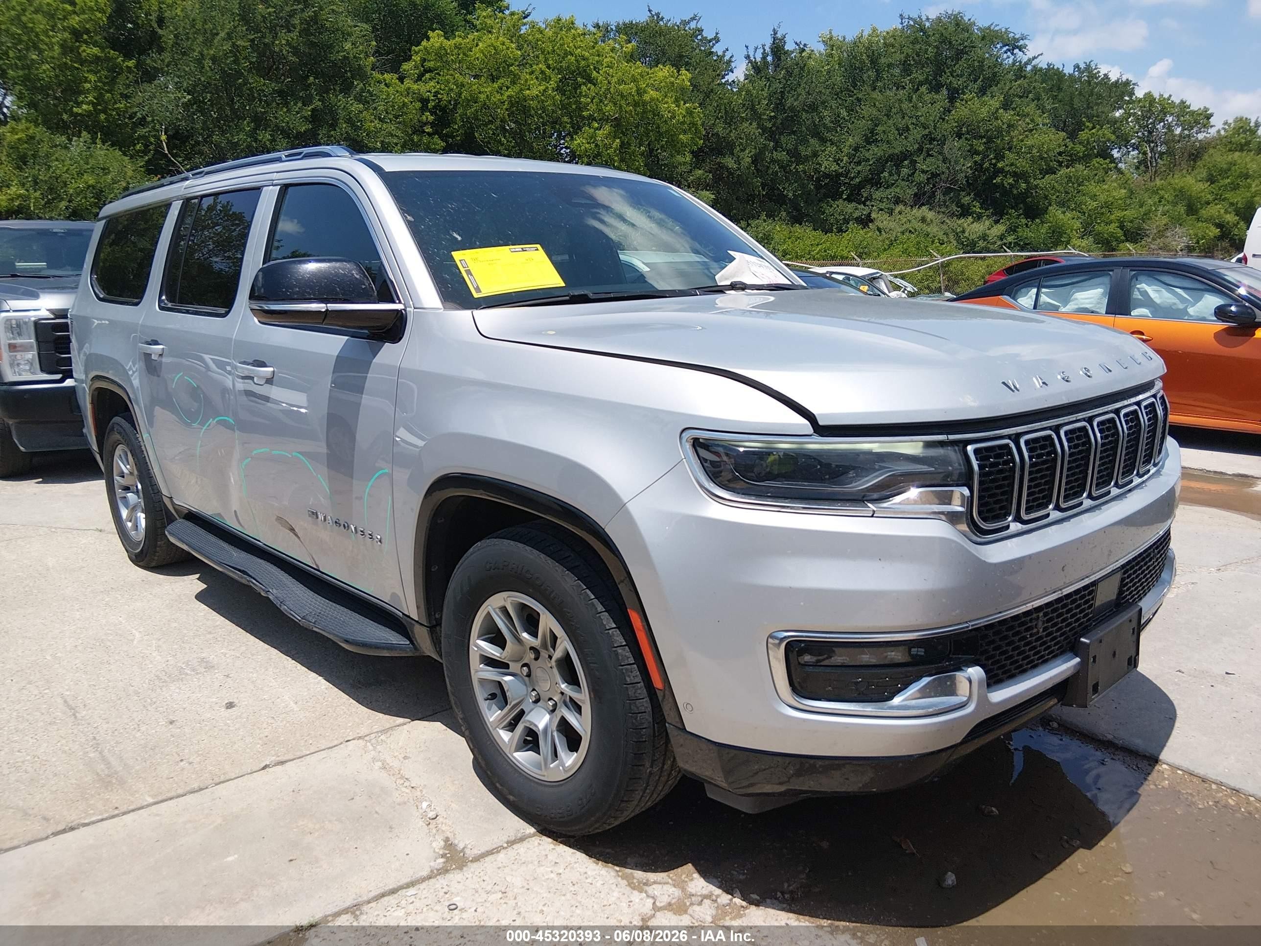 2024 Jeep Wagoneer L Series I 4x4 Silver vin: 1C4SJSAP7RS111594