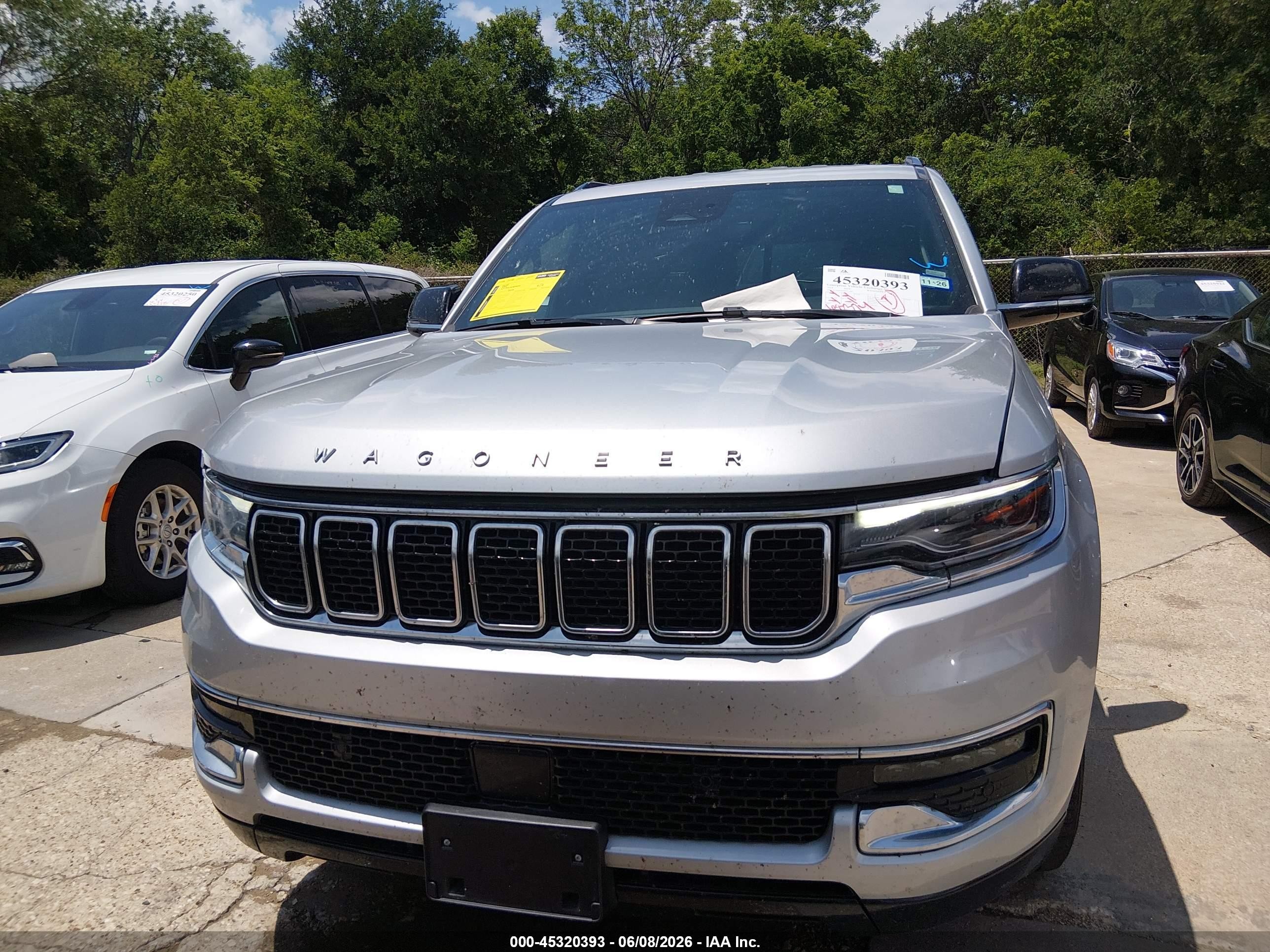 2024 Jeep Wagoneer L Series I 4x4 Silver vin: 1C4SJSAP7RS111594