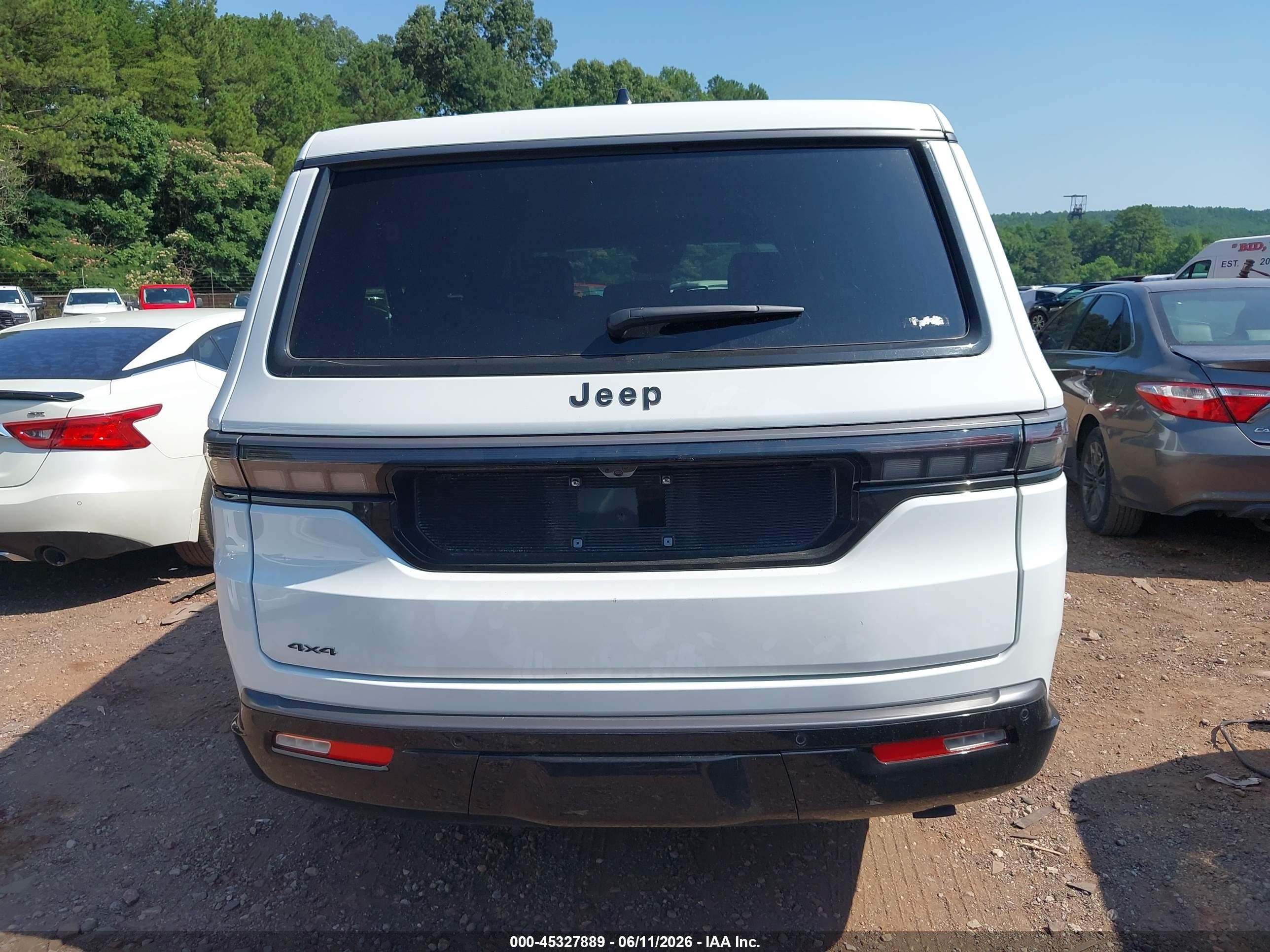 2026 Jeep Grand Wagoneer L Limited Altitude 4x4 White vin: 1C4SJSBP1TS174874