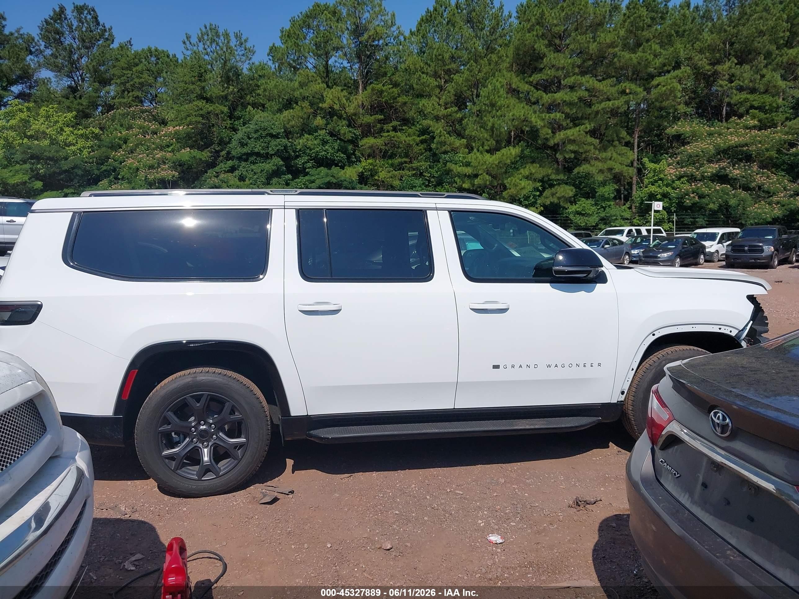 2026 Jeep Grand Wagoneer L Limited Altitude 4x4 White vin: 1C4SJSBP1TS174874