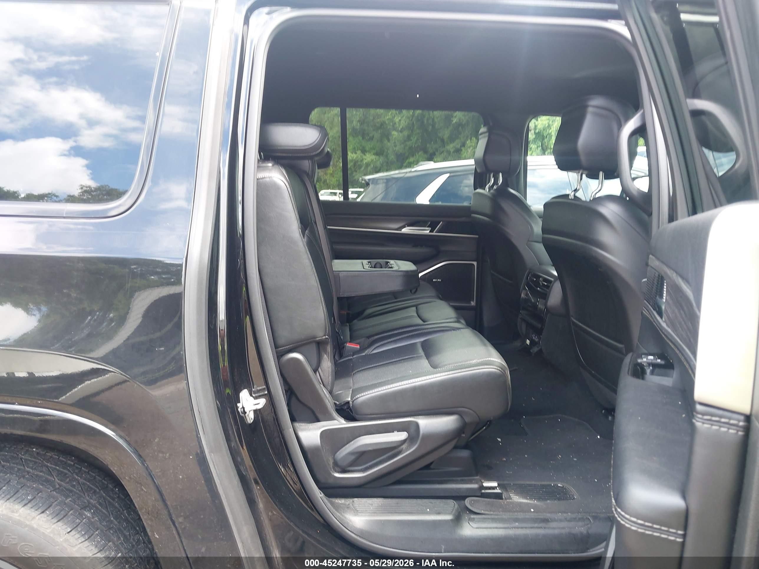 2023 Jeep Wagoneer L Series Ii 4x4 Black vin: 1C4SJSBP2PS557275