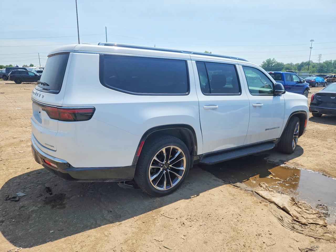 2023 Jeep Wagoneer L Series Ii White vin: 1C4SJSBP3PS511860
