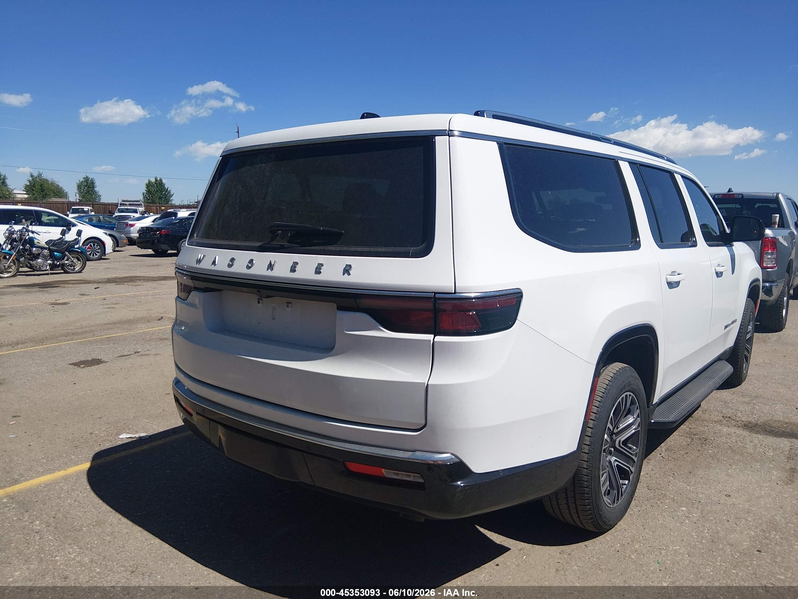 2025 Jeep Wagoneer L Series Ii 4x4 White vin: 1C4SJSBP9SS537324