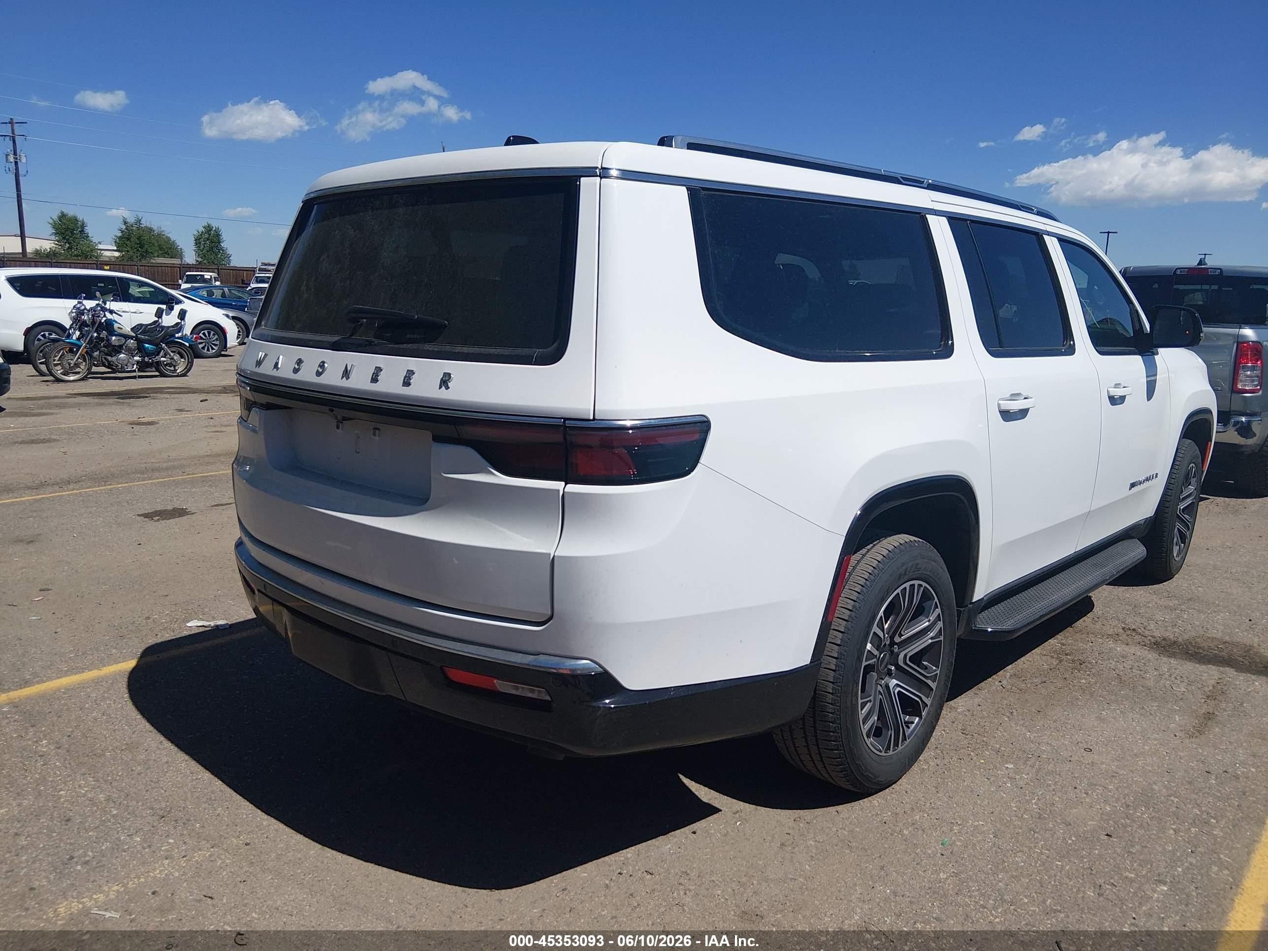 2025 Jeep Wagoneer L Series Ii 4x4 White vin: 1C4SJSBP9SS537324