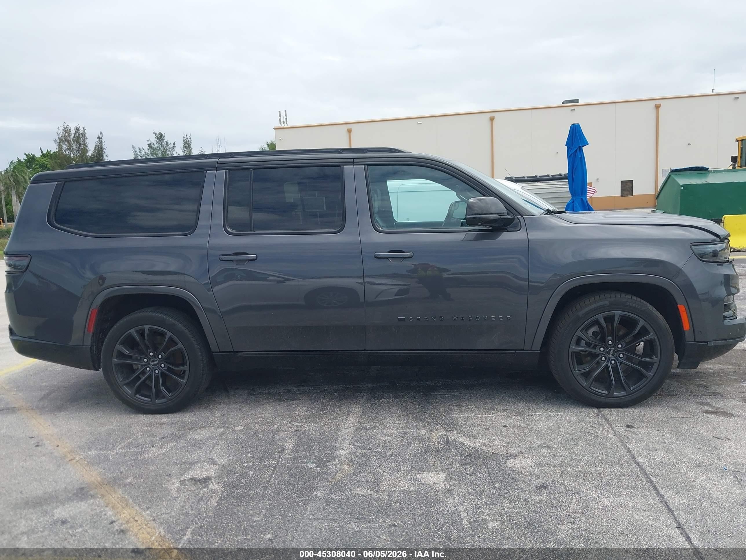 2024 Jeep Grand Wagoneer L Series Ii 4x4 Серый vin: 1C4SJSFP4RS120472