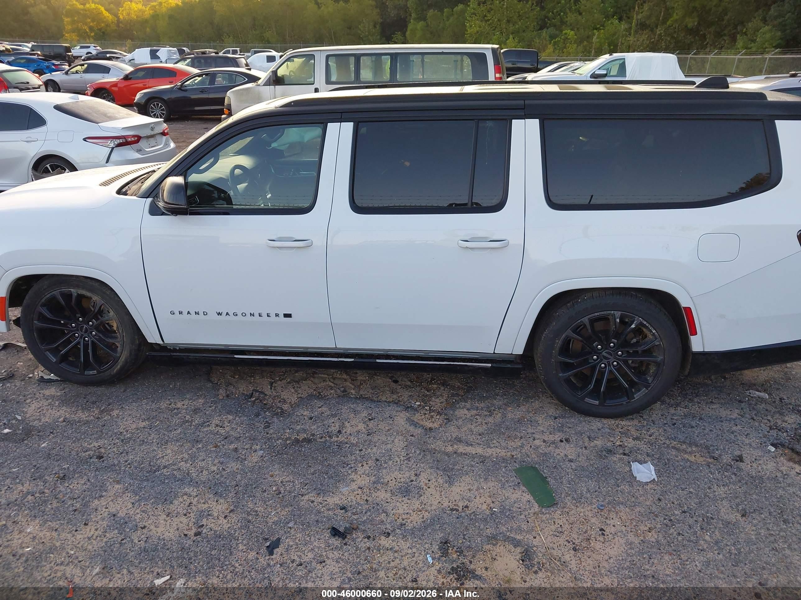 2024 Jeep Grand Wagoneer L Series Ii 4x4 Белый vin: 1C4SJSFP7RS149870