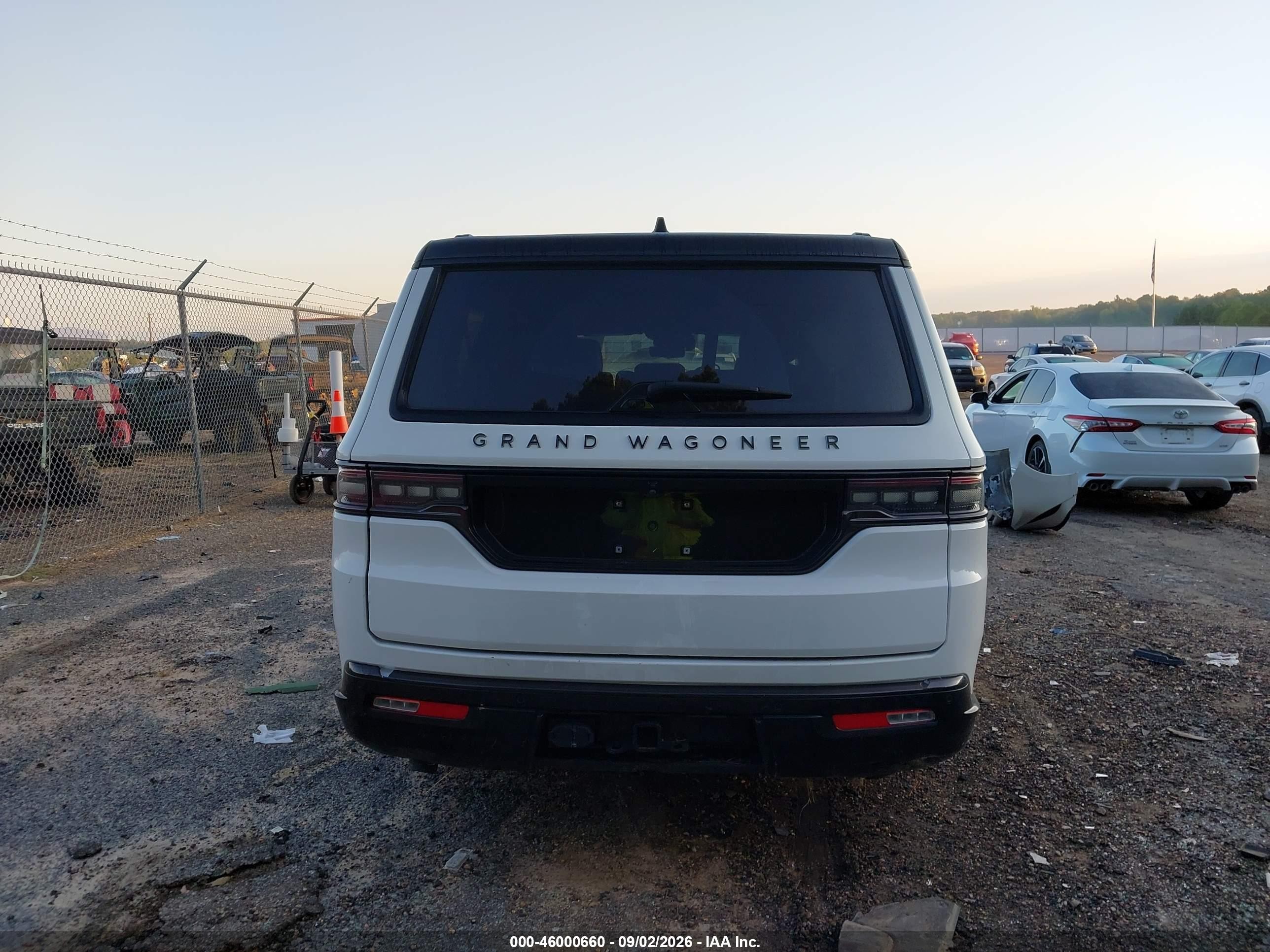 2024 Jeep Grand Wagoneer L Series Ii 4x4 Белый vin: 1C4SJSFP7RS149870