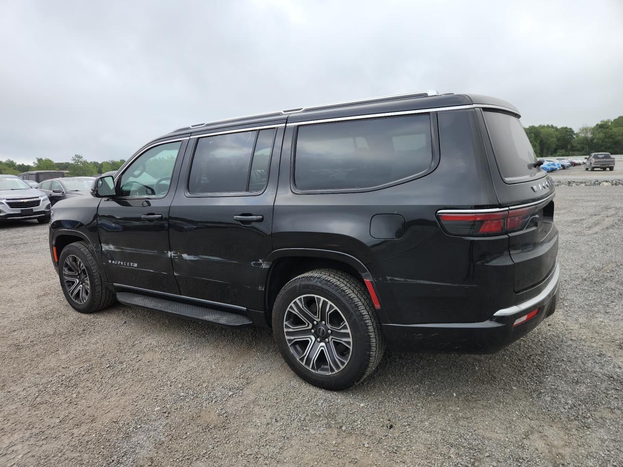 2025 Jeep Wagoneer Series Ii Black vin: 1C4SJUBP2SS520070 Damage: Left Qtr Panel, Heavy Scratch, 2 To 3 Inches