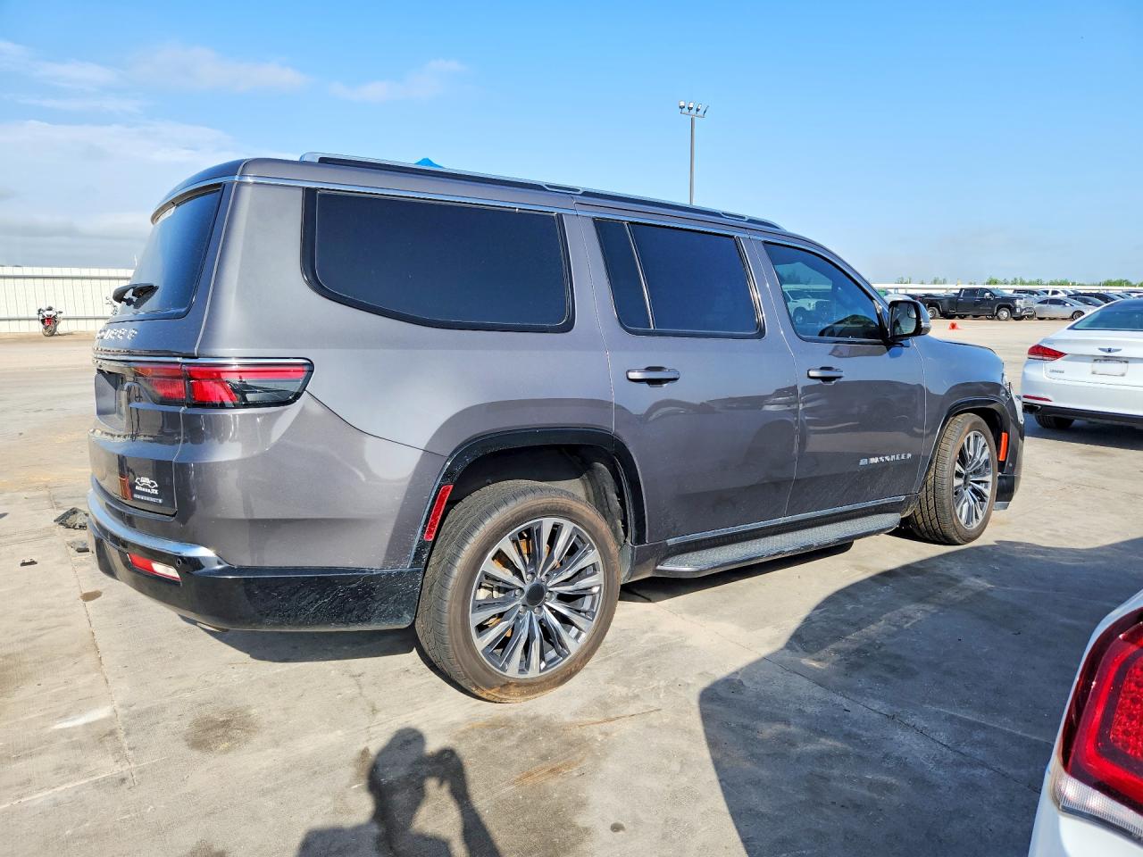 2022 Jeep Wagoneer Series Ii Charcoal vin: 1C4SJUBT0NS151419