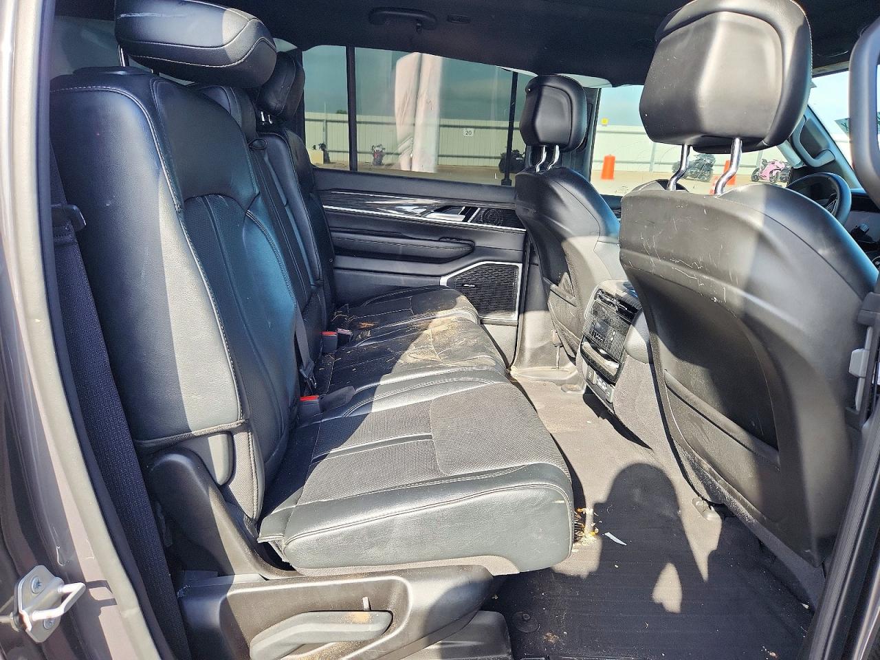 2022 Jeep Wagoneer Series Ii Charcoal vin: 1C4SJUBT0NS151419