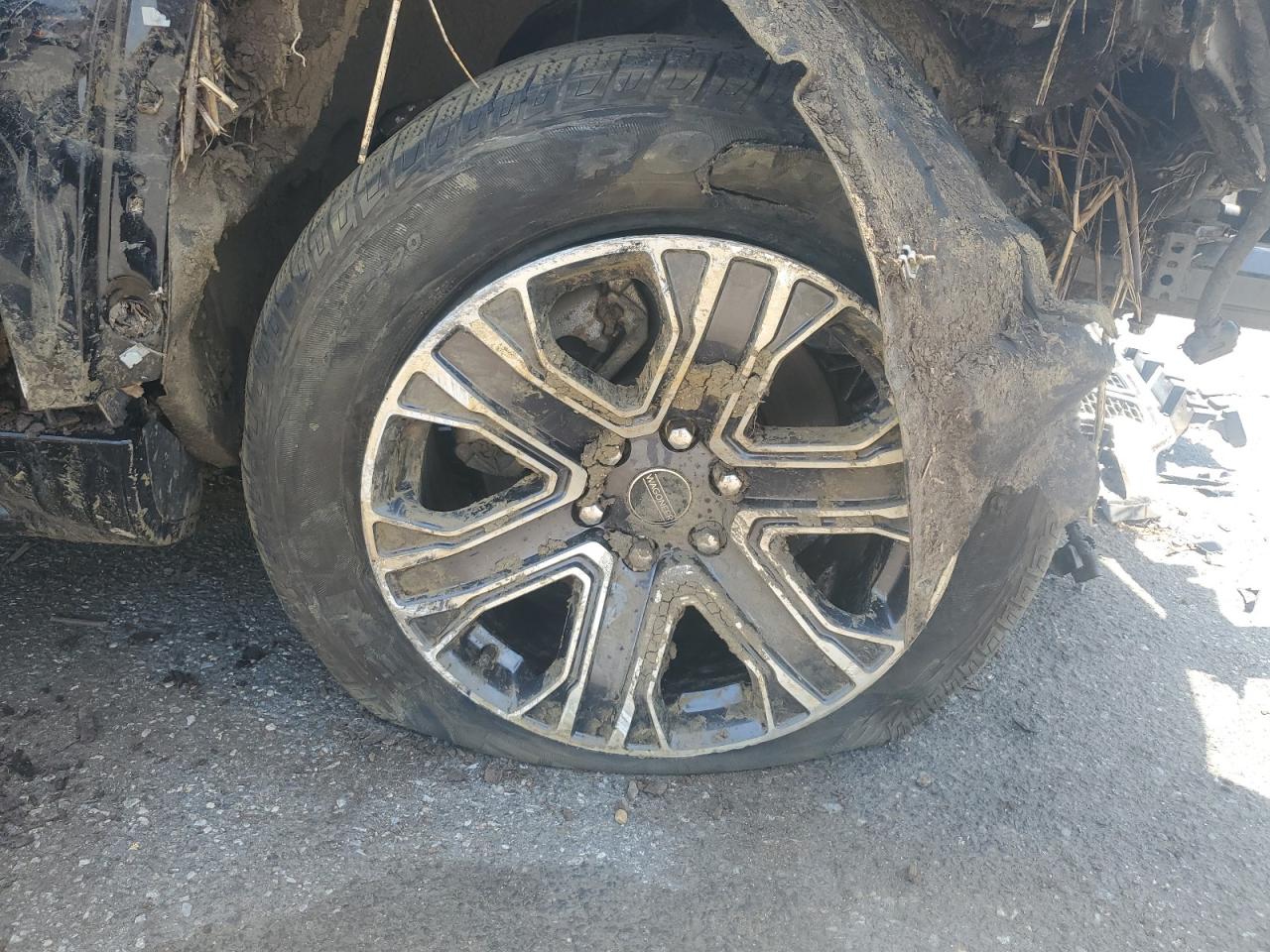 2025 Jeep Wagoneer Series Ii Black vin: 1C4SJVBP5SS536348 Damage: Right Front Wheel, Curb Rash, > 12 Inches