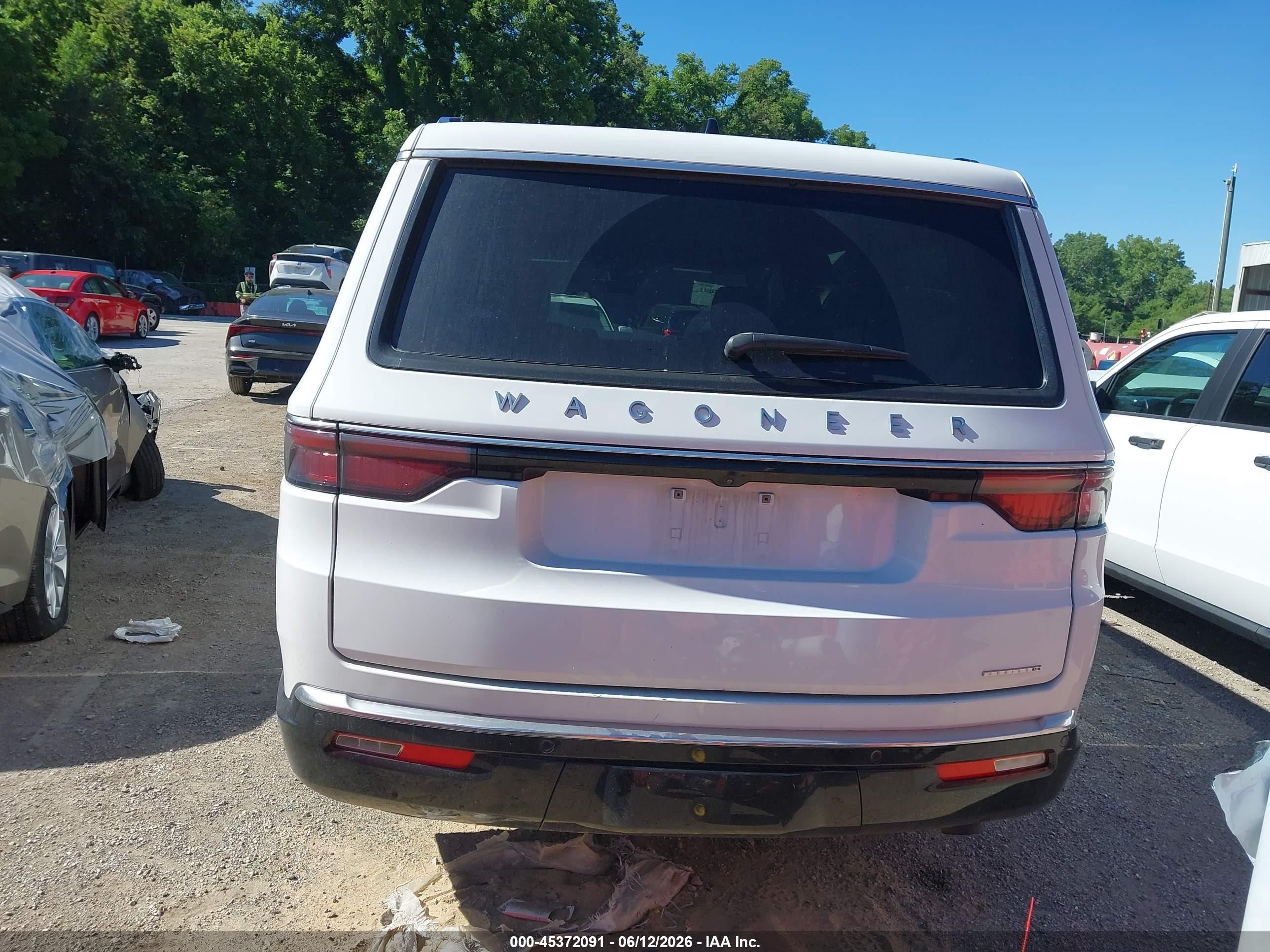 2024 Jeep Wagoneer Series Iii 4x4 White vin: 1C4SJVDP0RS176185