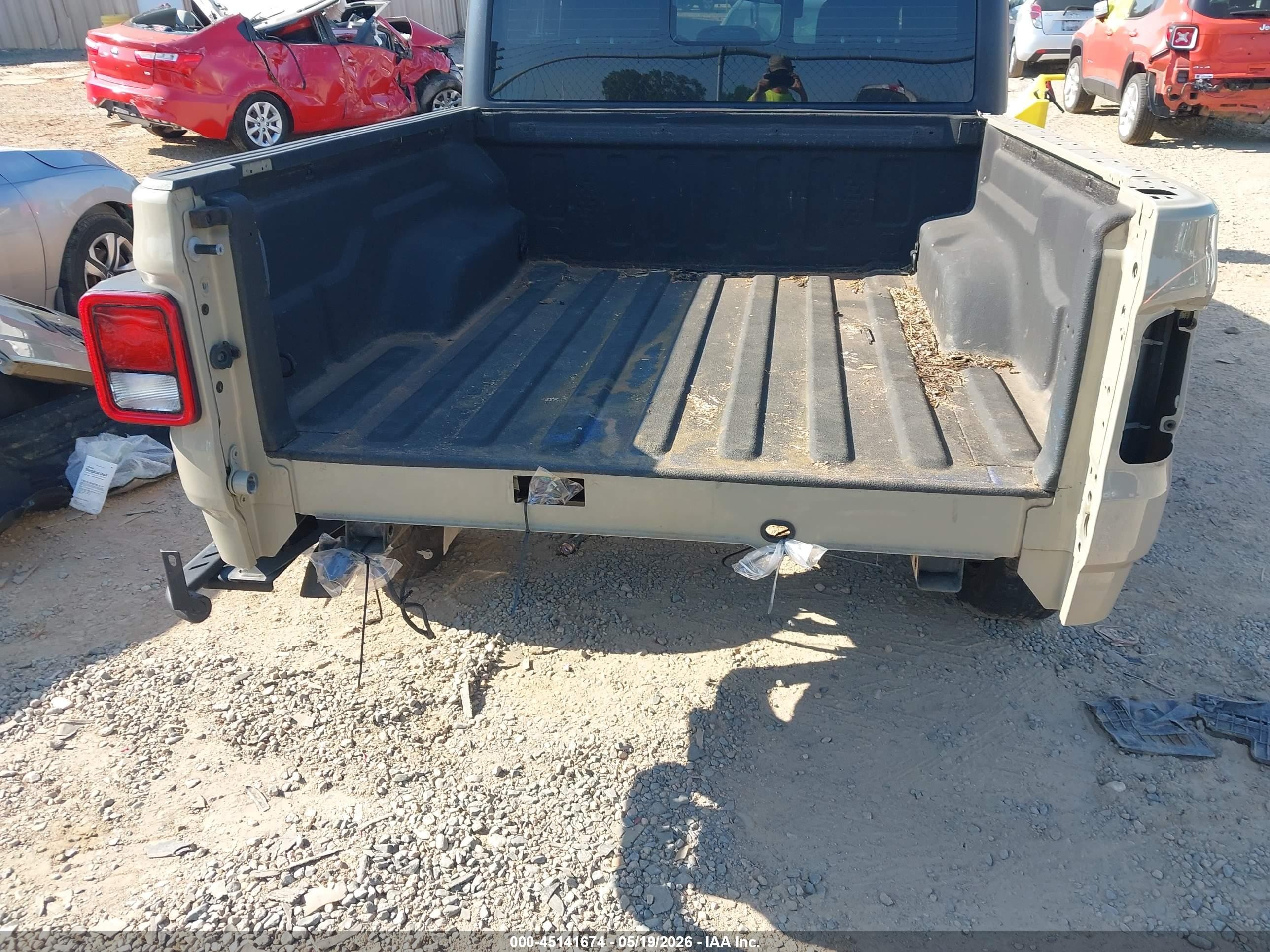2020 Jeep Gladiator Sport 4x4 Tan vin: 1C6HJTAG0LL184850