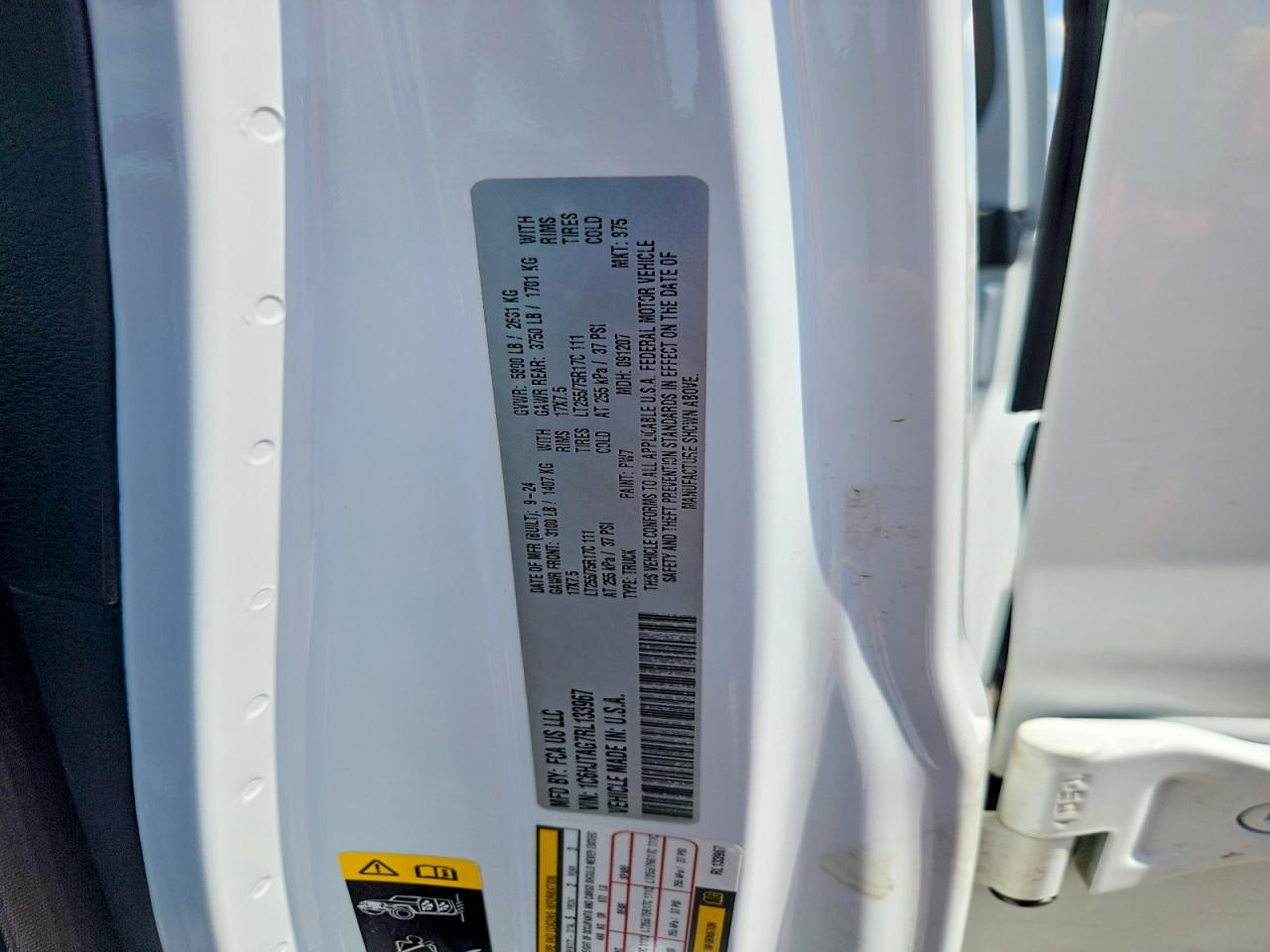 2024 Jeep Gladiator Sport White vin: 1C6HJTAG7RL133967