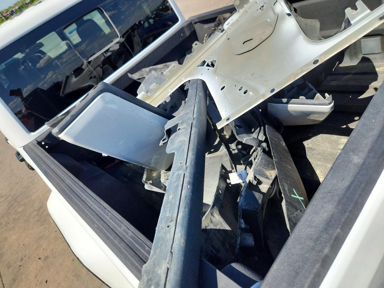 2024 Jeep Gladiator Sport White vin: 1C6HJTAG7RL133967