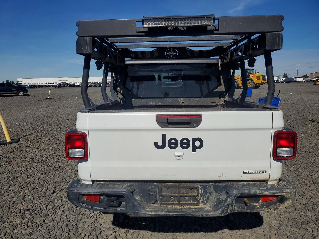 2020 Jeep Gladiator Sport White vin: 1C6JJTAG2LL129589