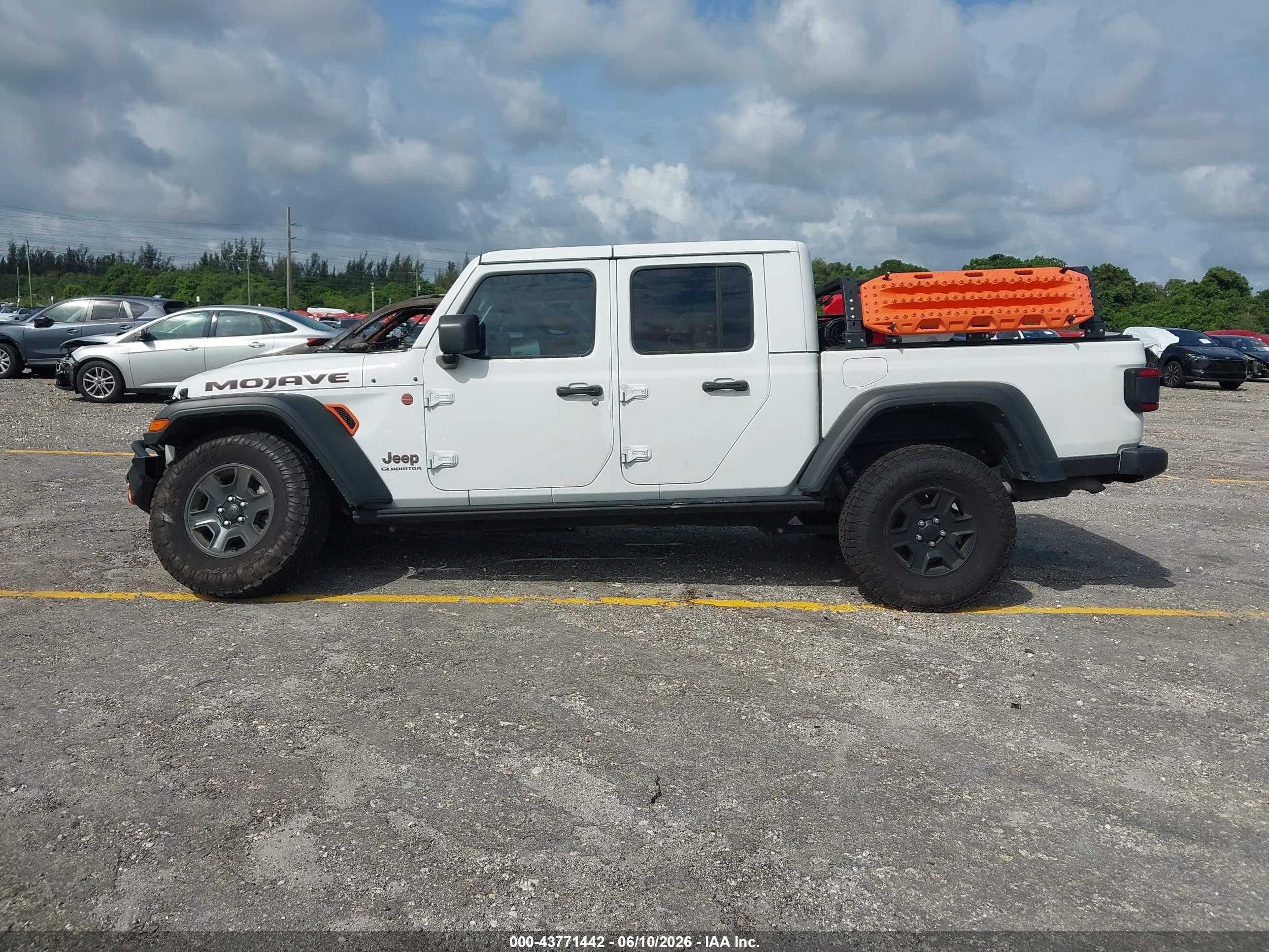 2021 Jeep Gladiator Mojave 4x4 Белый vin: 1C6JJTEG7ML579170