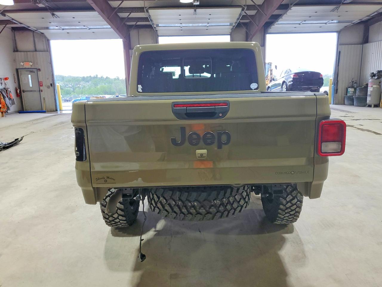 2025 Jeep Gladiator Sport Tan vin: 1C6PJTAG9SL546071