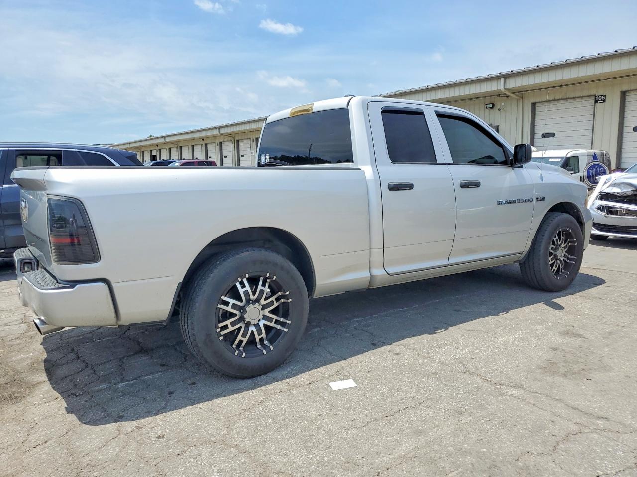 2012 Dodge Ram 1500 St Серебряный vin: 1C6RD6FT1CS235667
