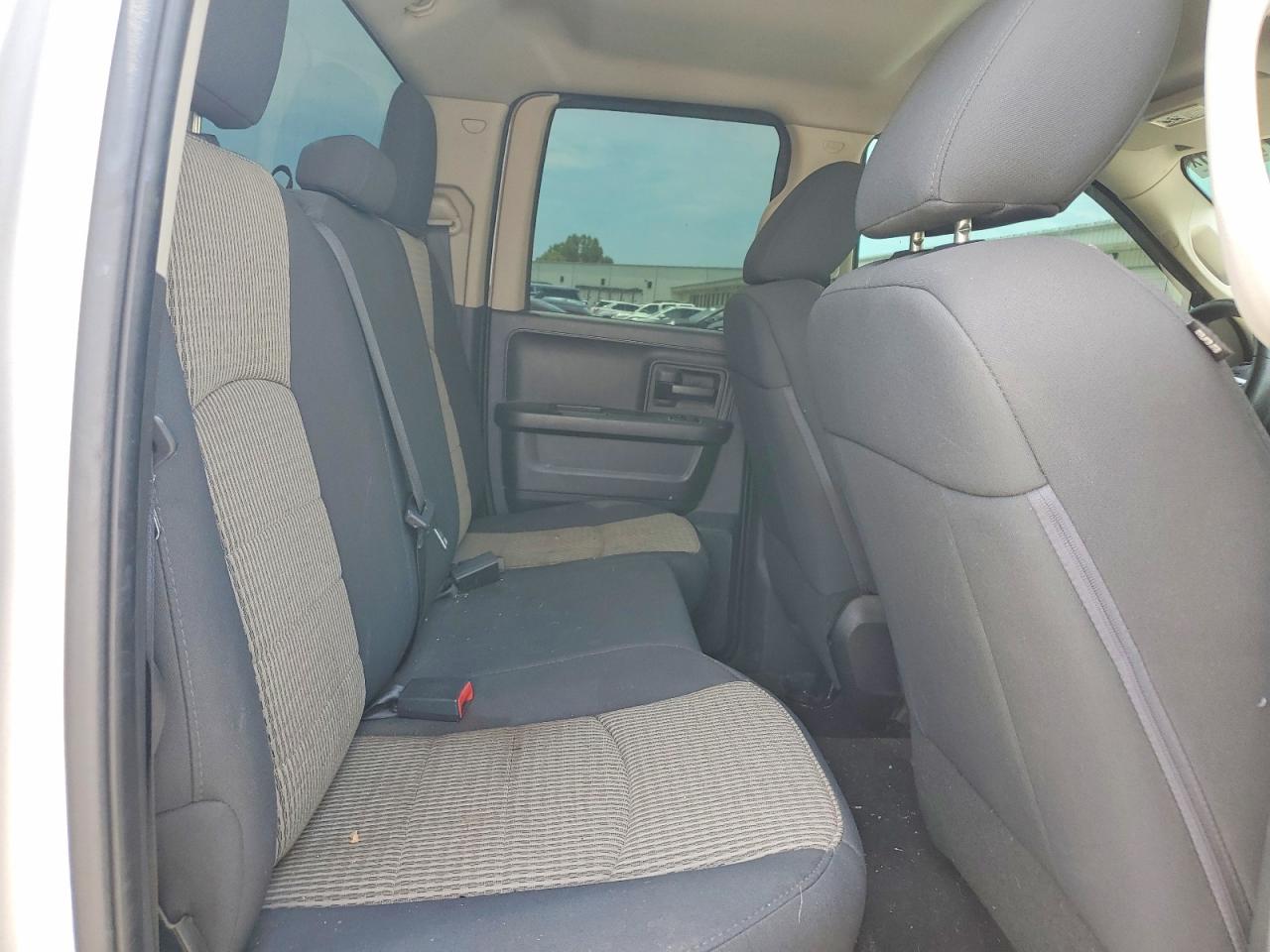 2012 Dodge Ram 1500 St Серебряный vin: 1C6RD6FT1CS235667