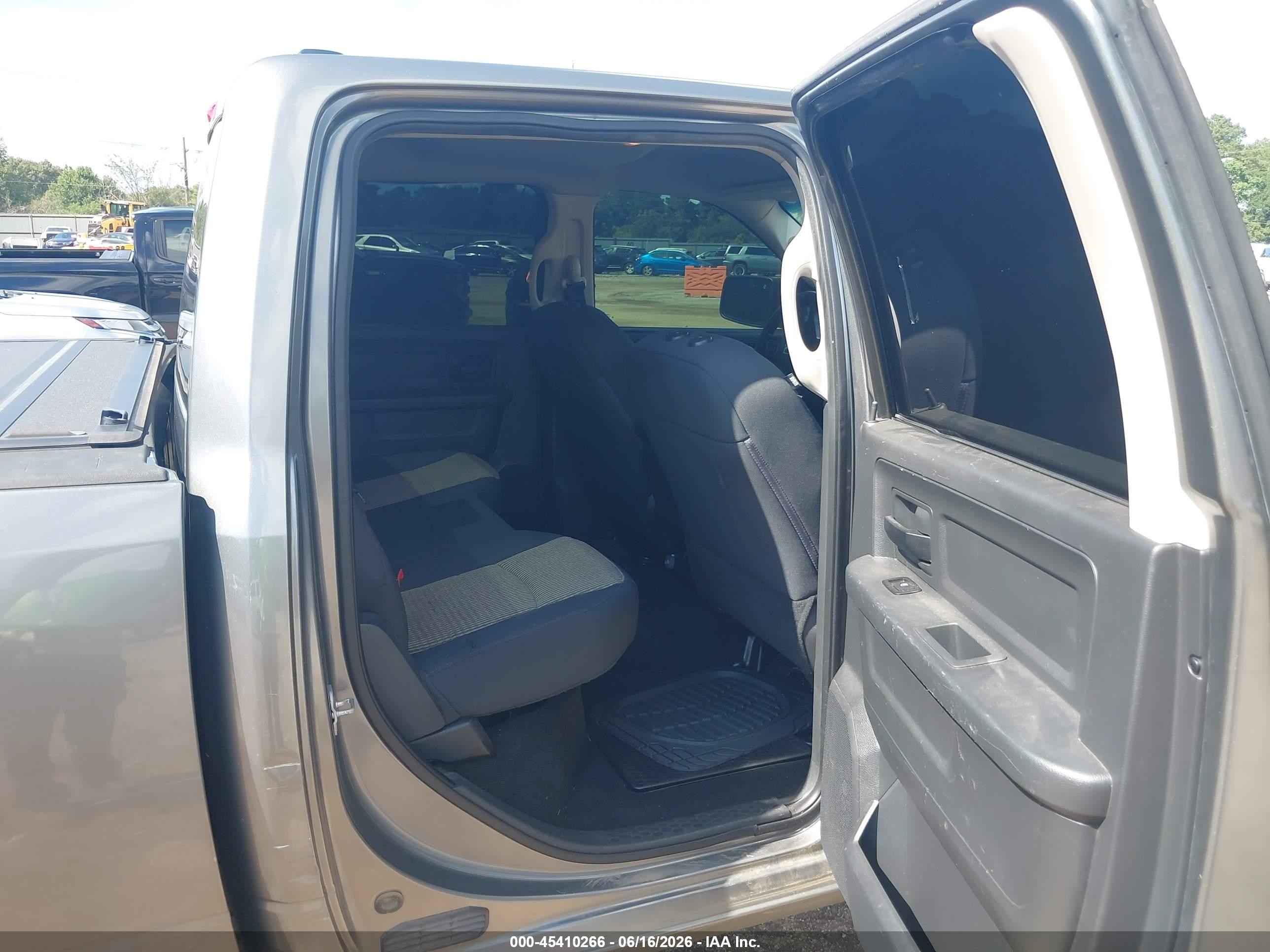 2012 Ram 1500 Tradesman Gray vin: 1C6RD6KP1CS279127
