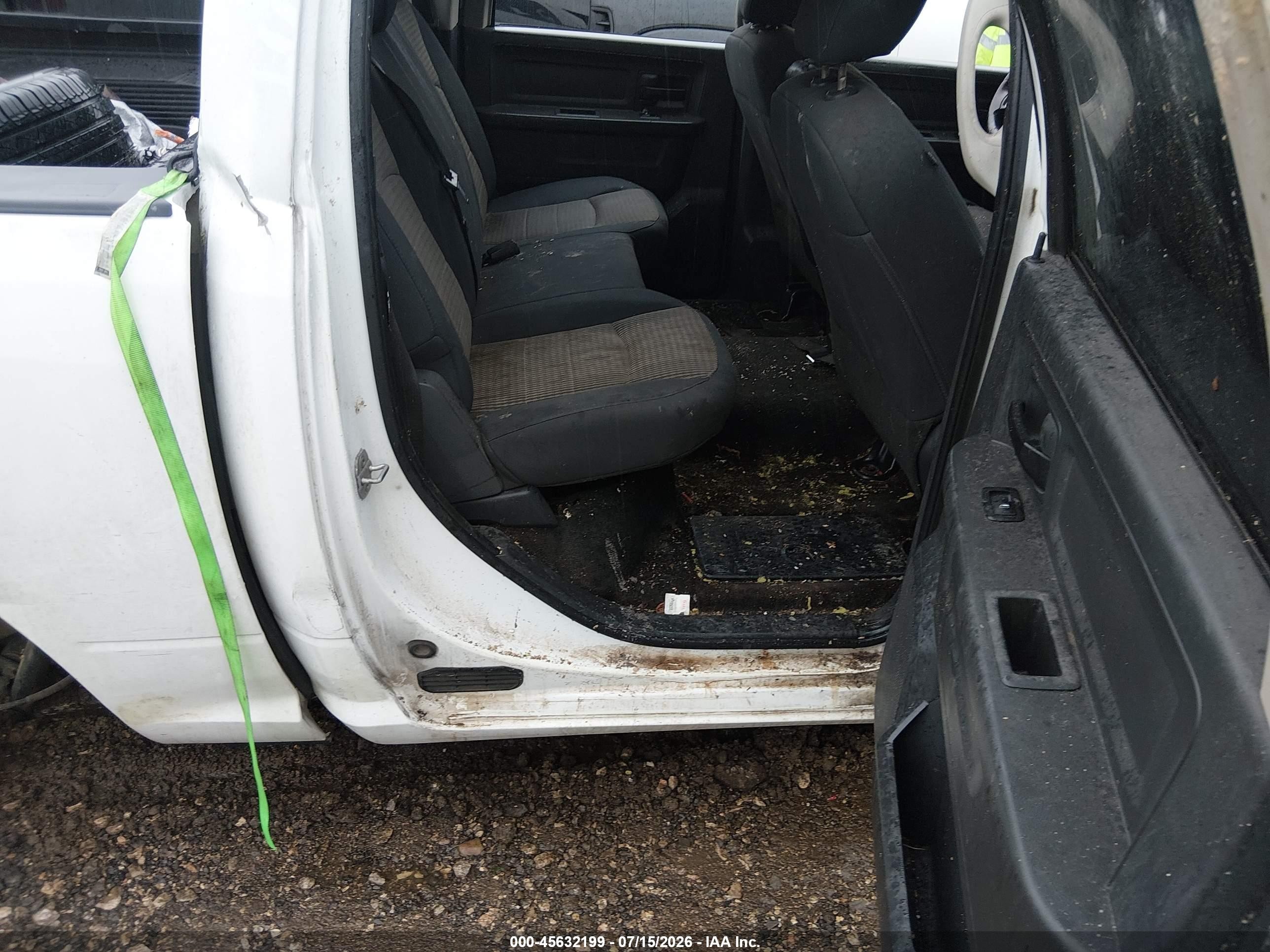 2012 Ram 1500 Express White vin: 1C6RD6KT1CS201105