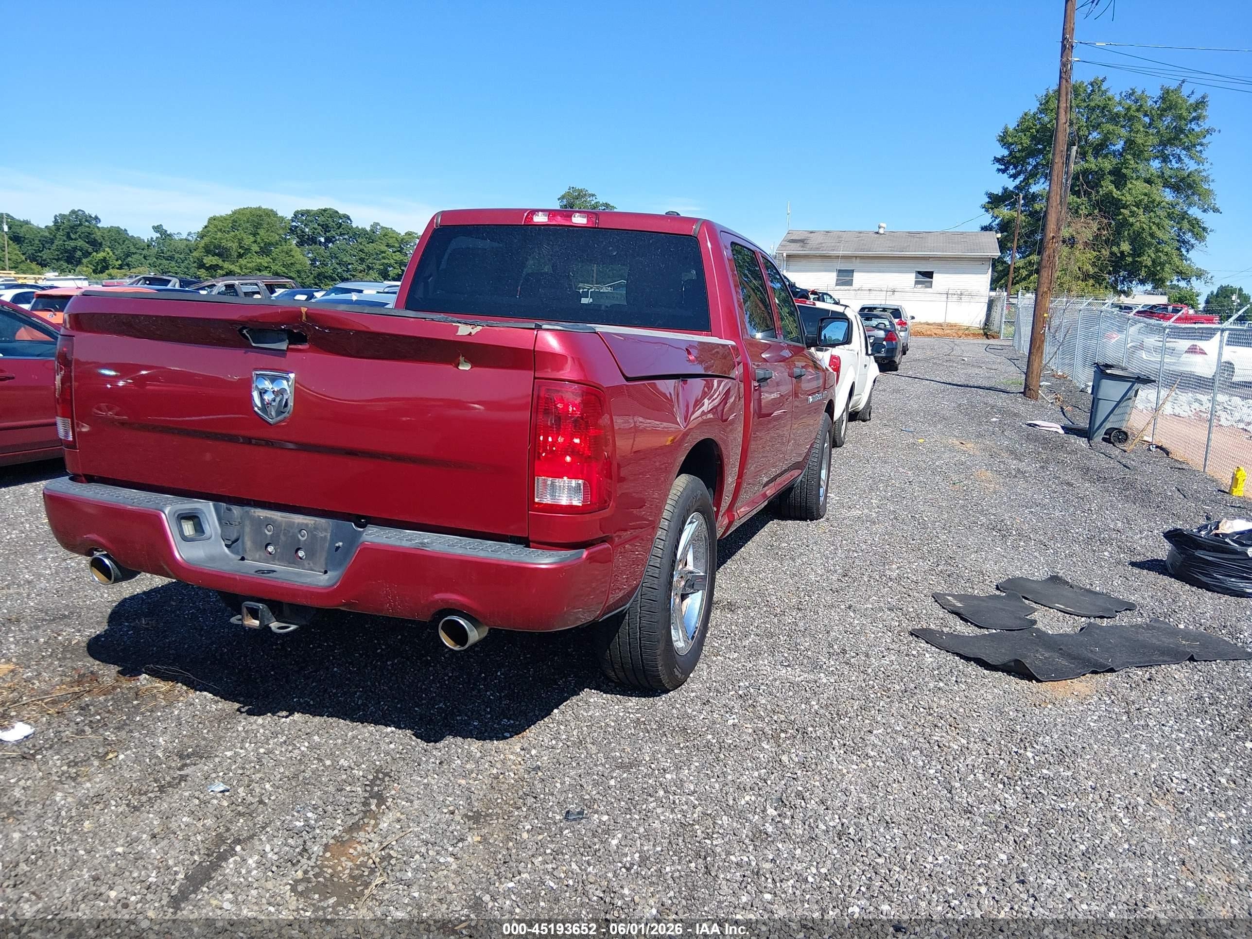 2012 Ram 1500 St Красный vin: 1C6RD6KT4CS223857