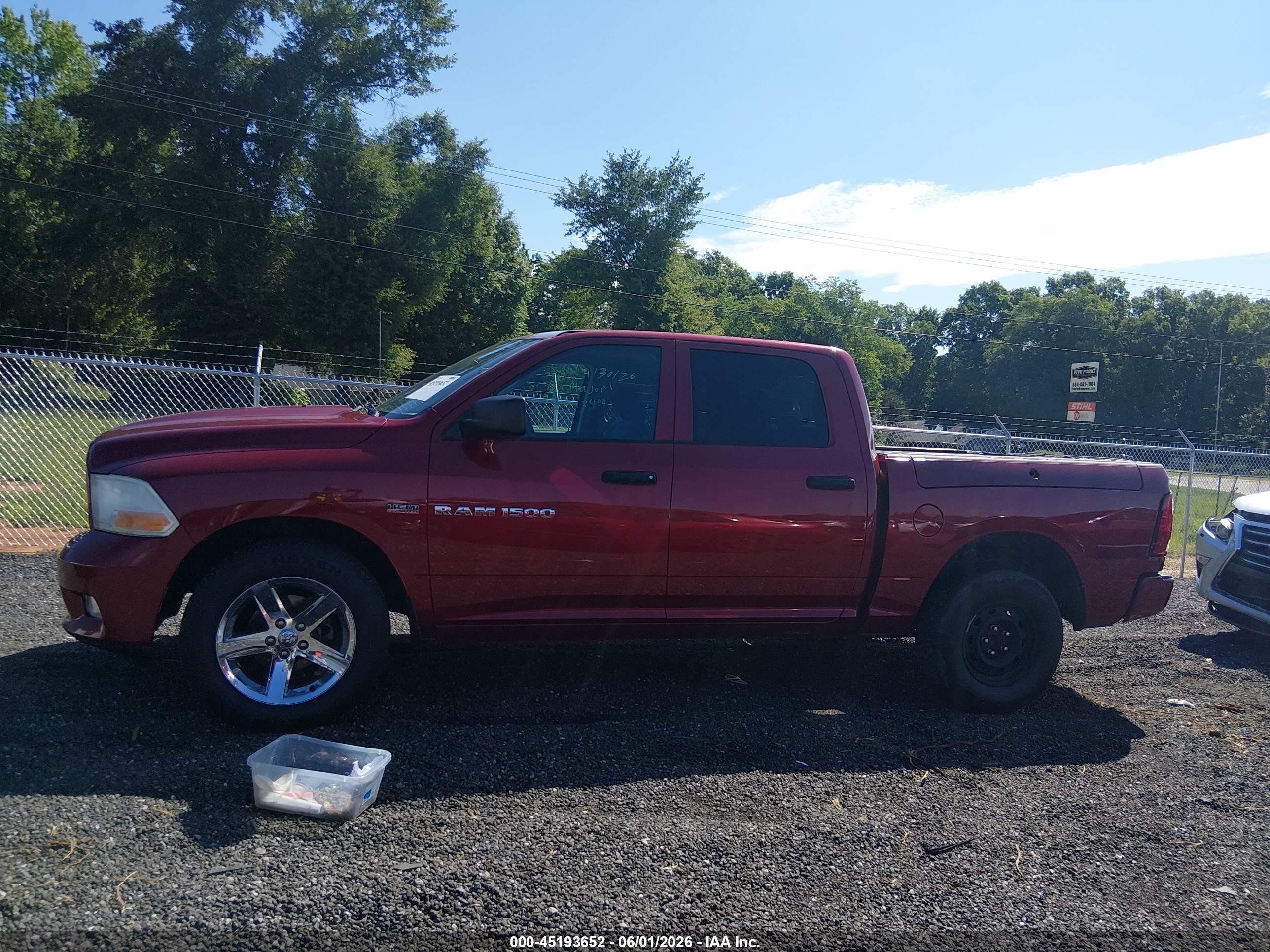 2012 Ram 1500 St Красный vin: 1C6RD6KT4CS223857