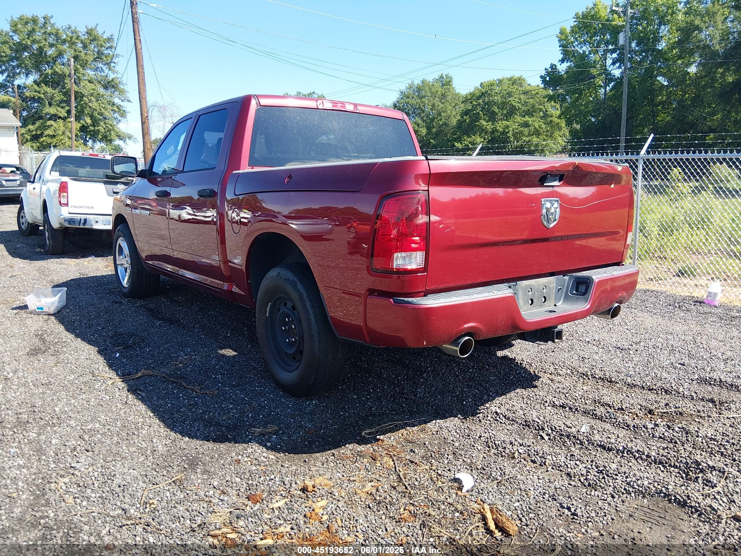 2012 Ram 1500 St Красный vin: 1C6RD6KT4CS223857