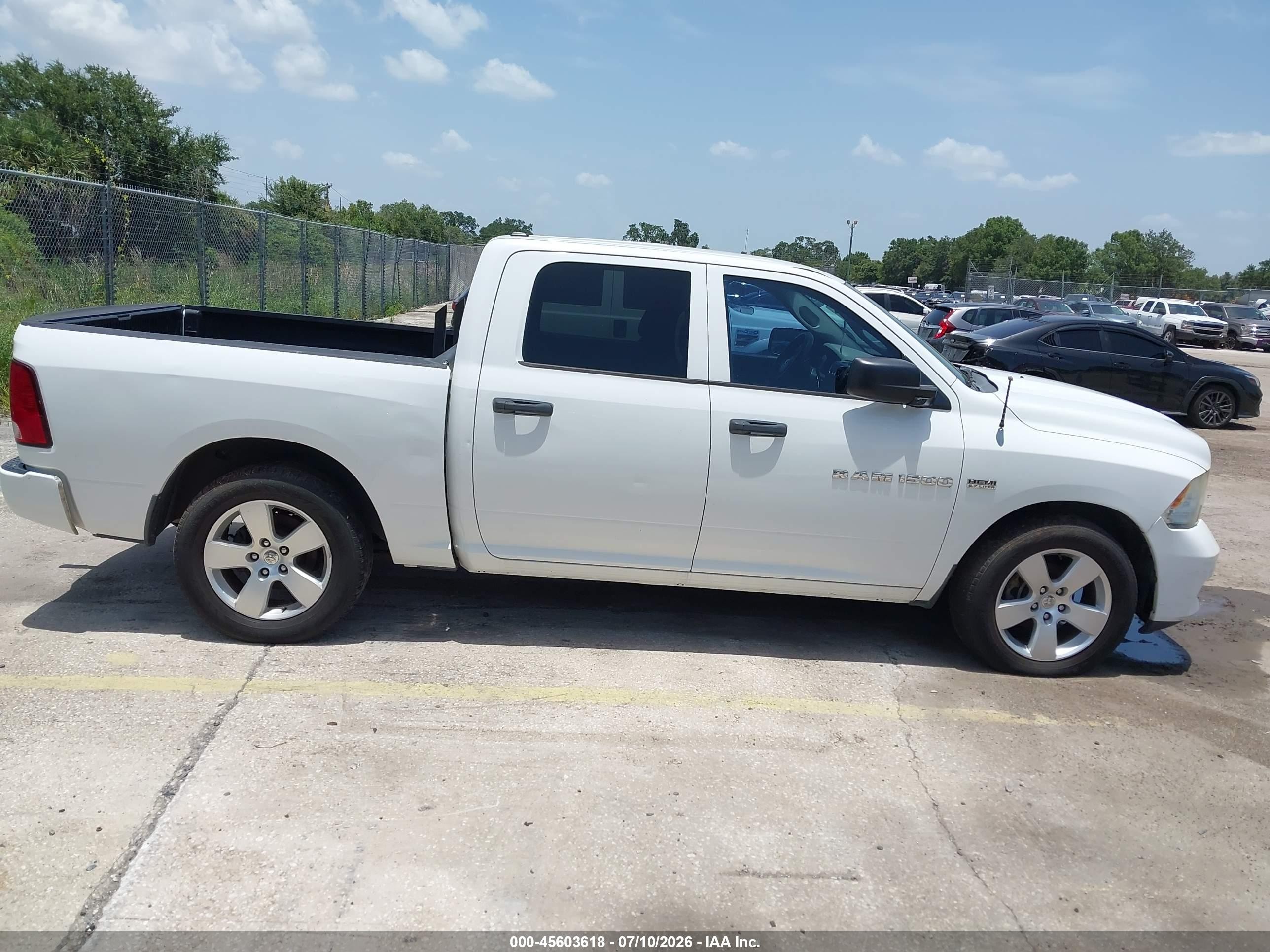 2012 Ram 1500 Express Белый vin: 1C6RD6KT9CS323419