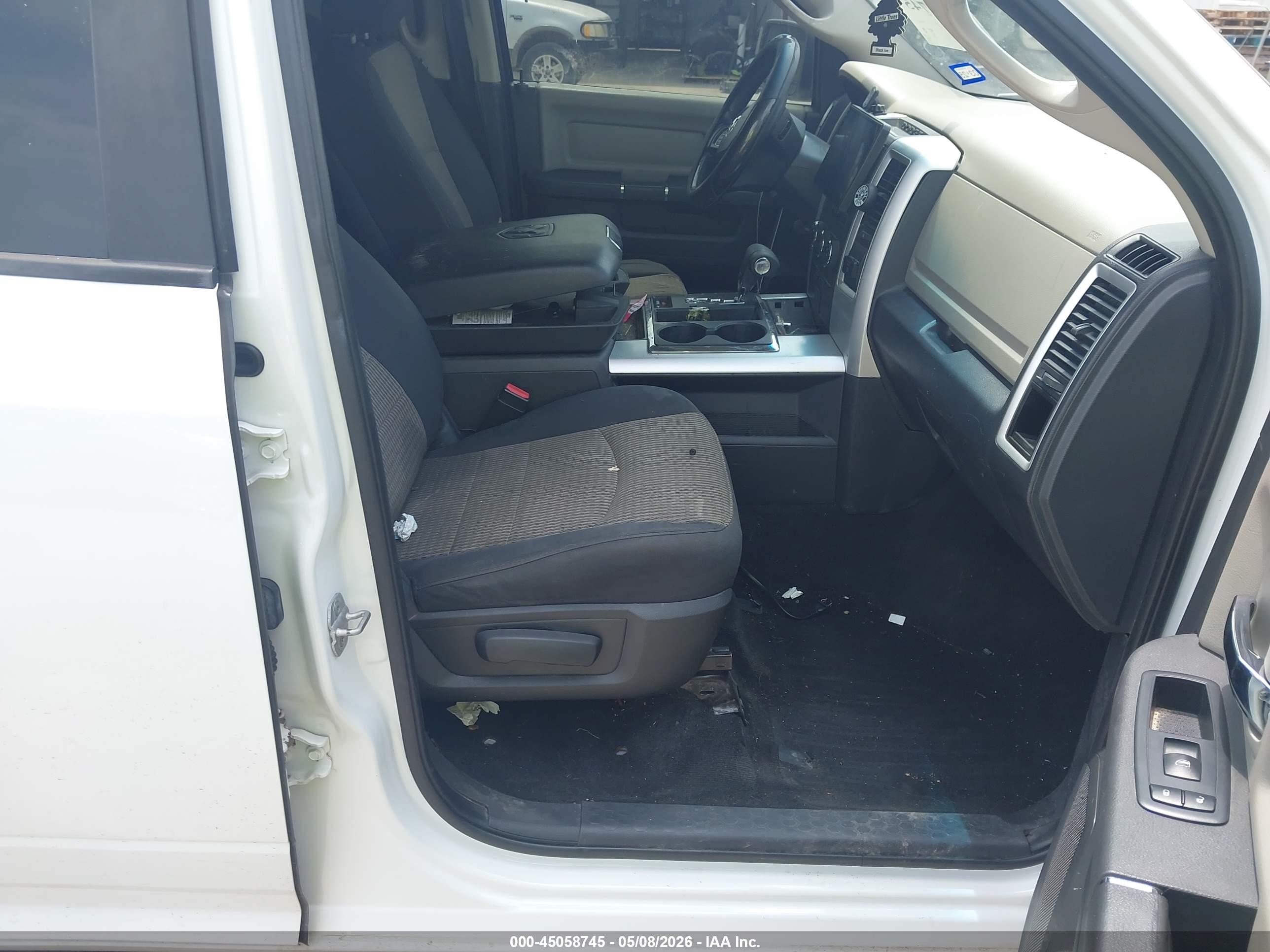 2012 Dodge Ram 1500   White vin: 1C6RD6LT3CS281246