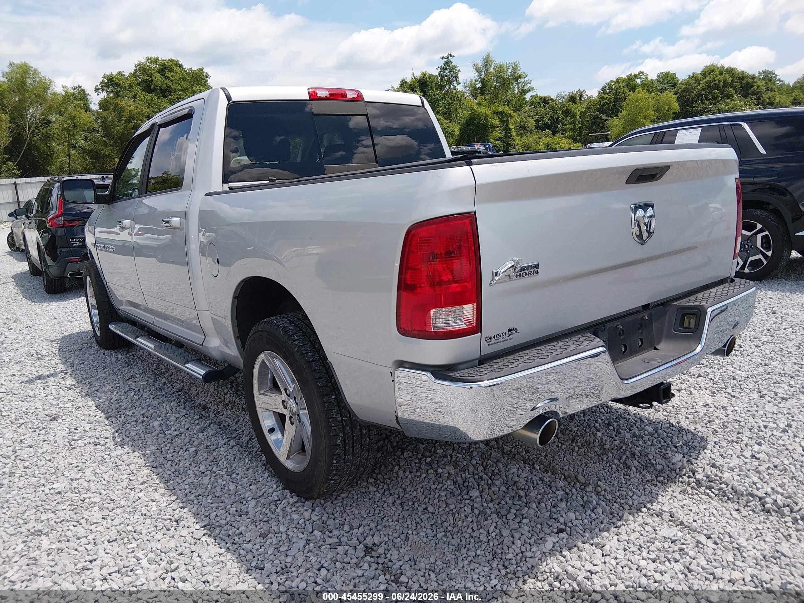 2012 Ram 1500 Silver vin: 1C6RD6LTXCS112678