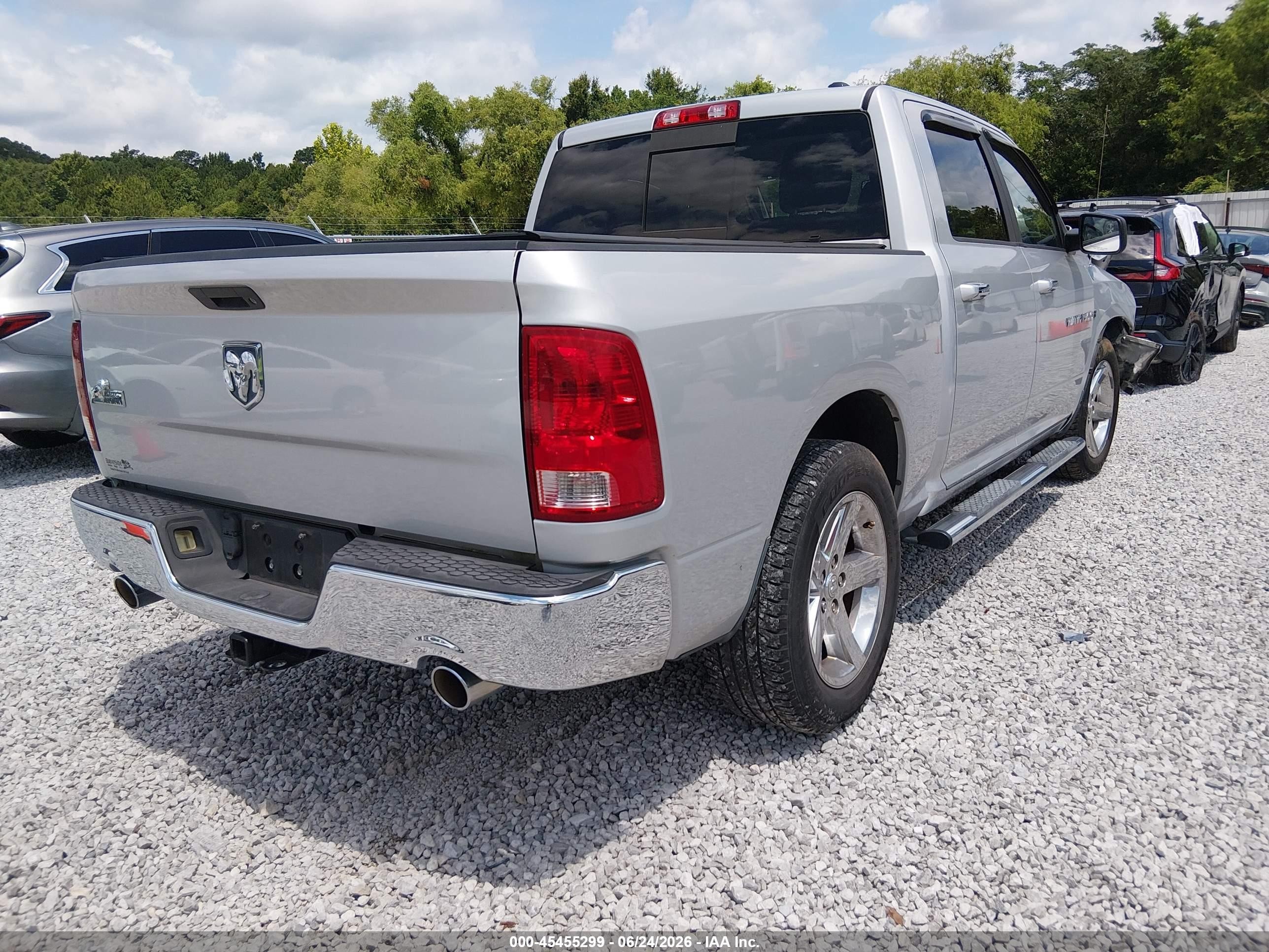 2012 Ram 1500 Silver vin: 1C6RD6LTXCS112678
