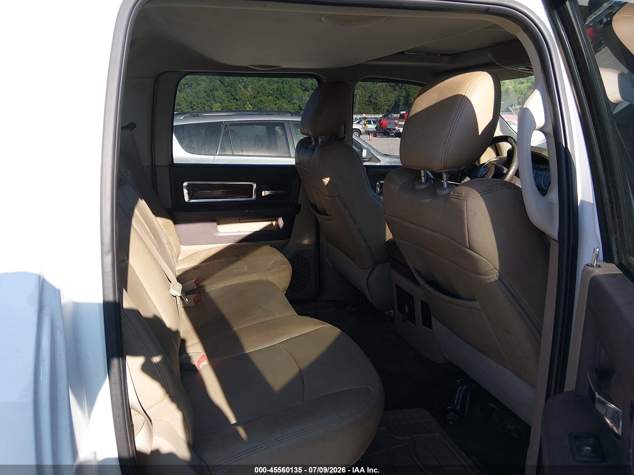 2012 Ram 1500 Laramie White vin: 1C6RD6NT7CS292358