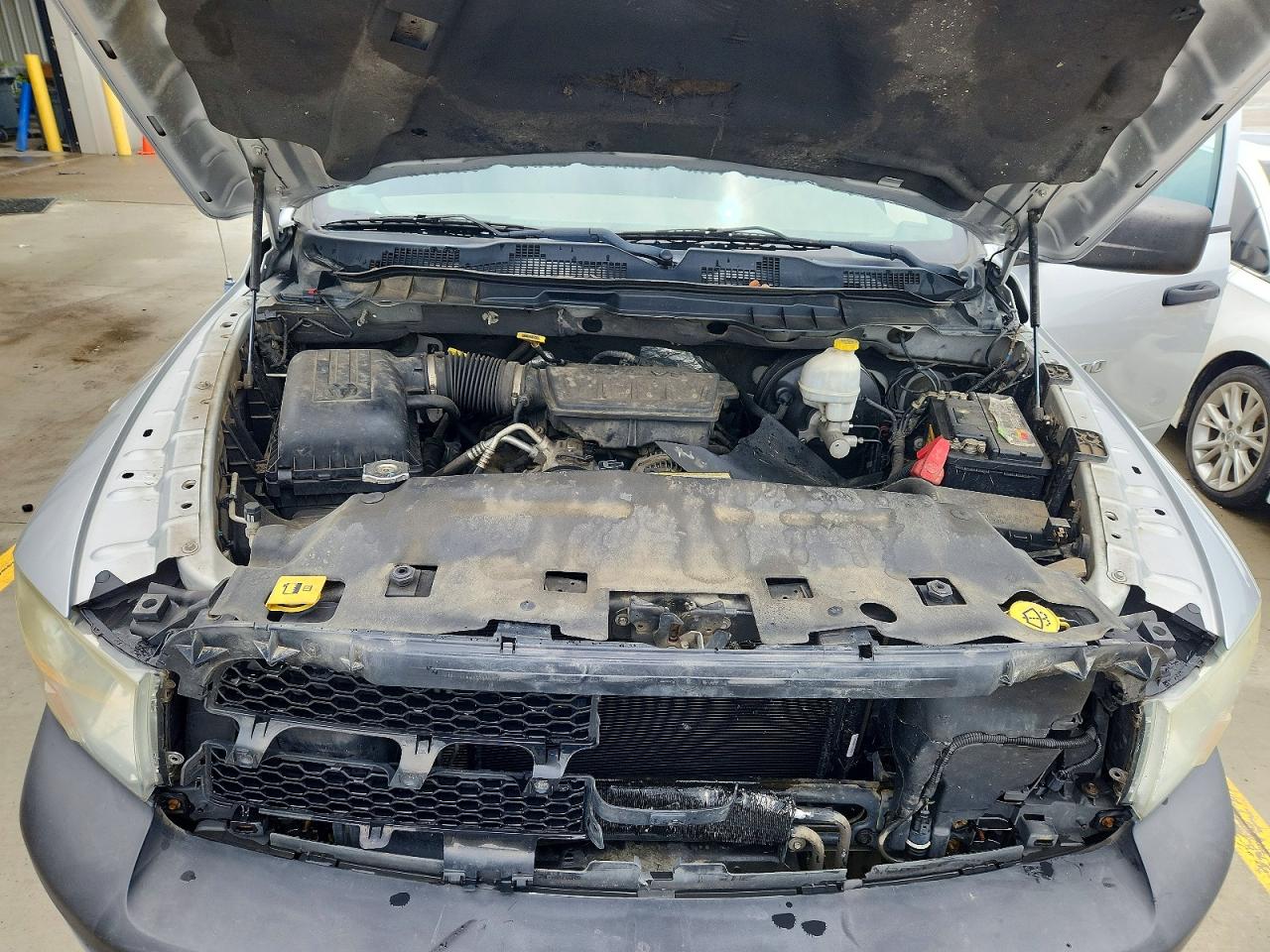 2012 Dodge Ram 1500 St Серебряный vin: 1C6RD7FP1CS232518