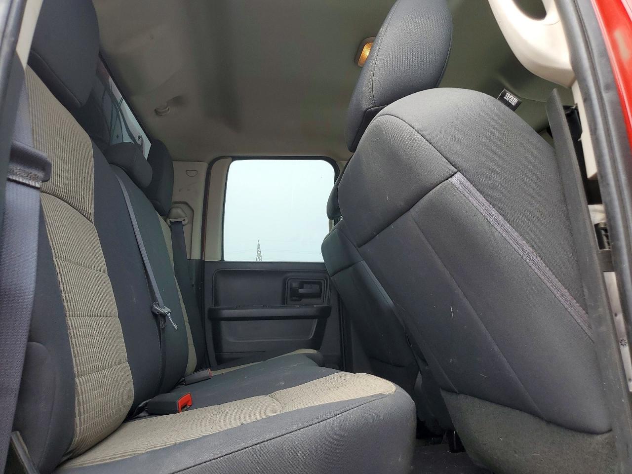 2012 Dodge Ram 1500 St Красный vin: 1C6RD7FP1CS277393