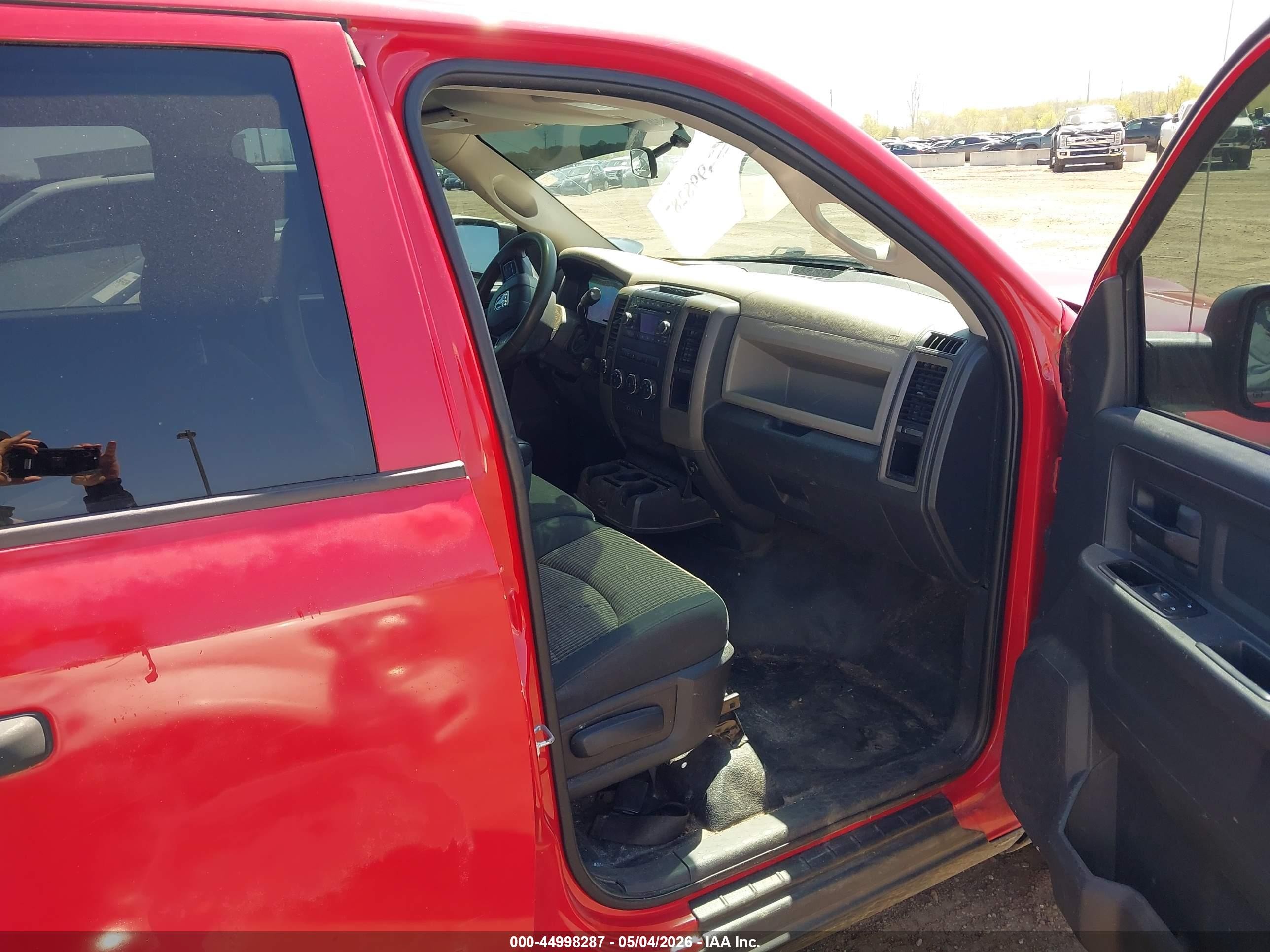 2012 Ram 1500 St Red vin: 1C6RD7FP6CS211437