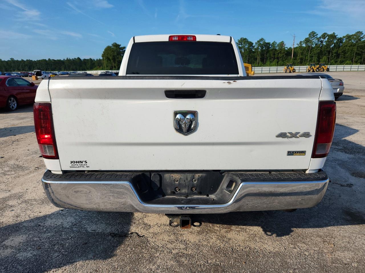 2012 Dodge Ram 1500 St White vin: 1C6RD7FP6CS288339