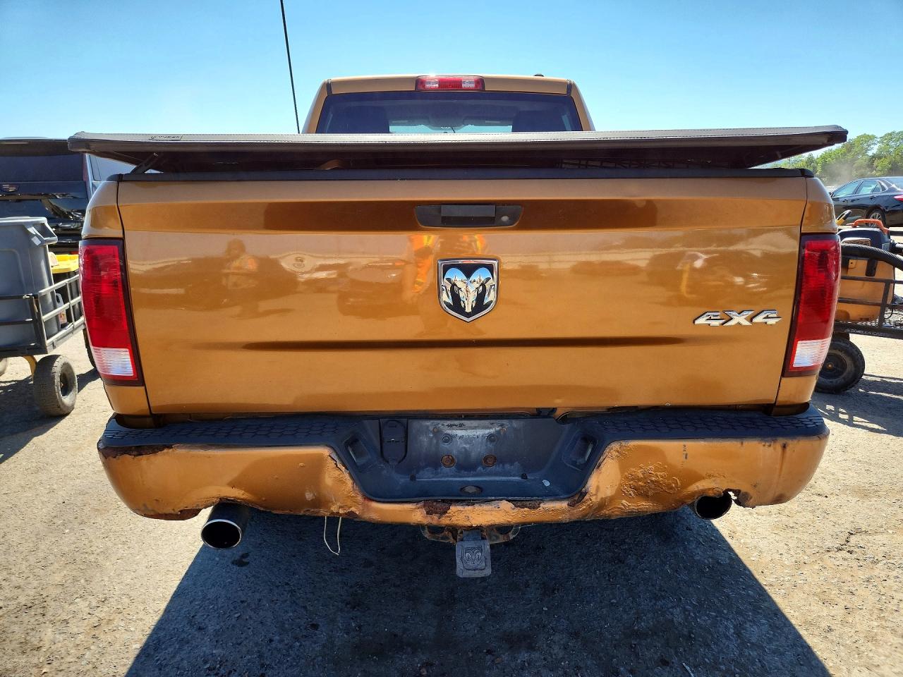 2012 Dodge Ram 1500 St Золотой vin: 1C6RD7FT1CS286494