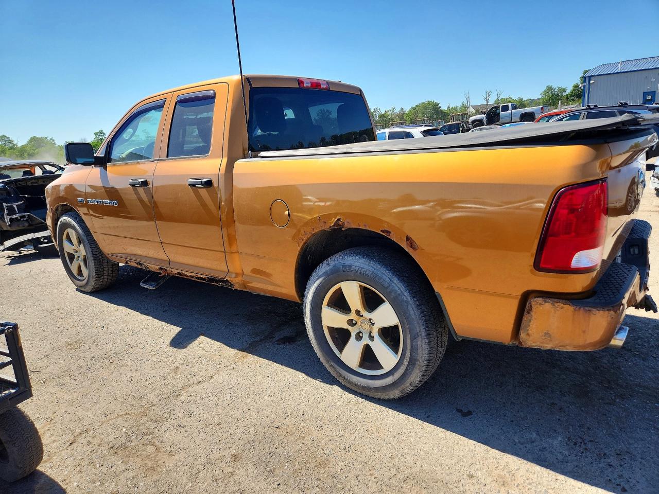 2012 Dodge Ram 1500 St Золотой vin: 1C6RD7FT1CS286494