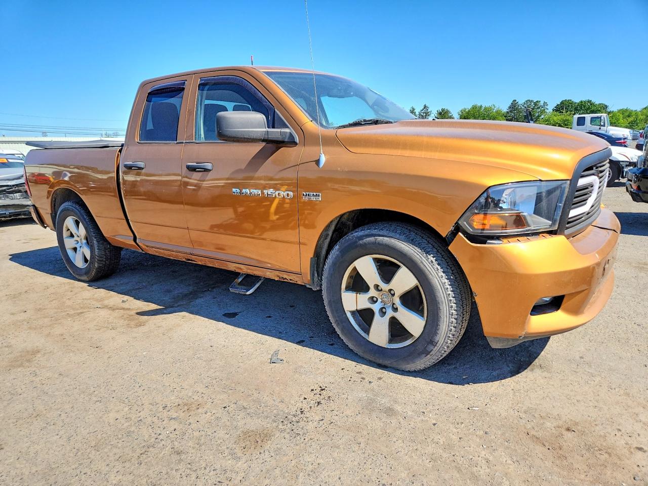 2012 Dodge Ram 1500 St Золотой vin: 1C6RD7FT1CS286494