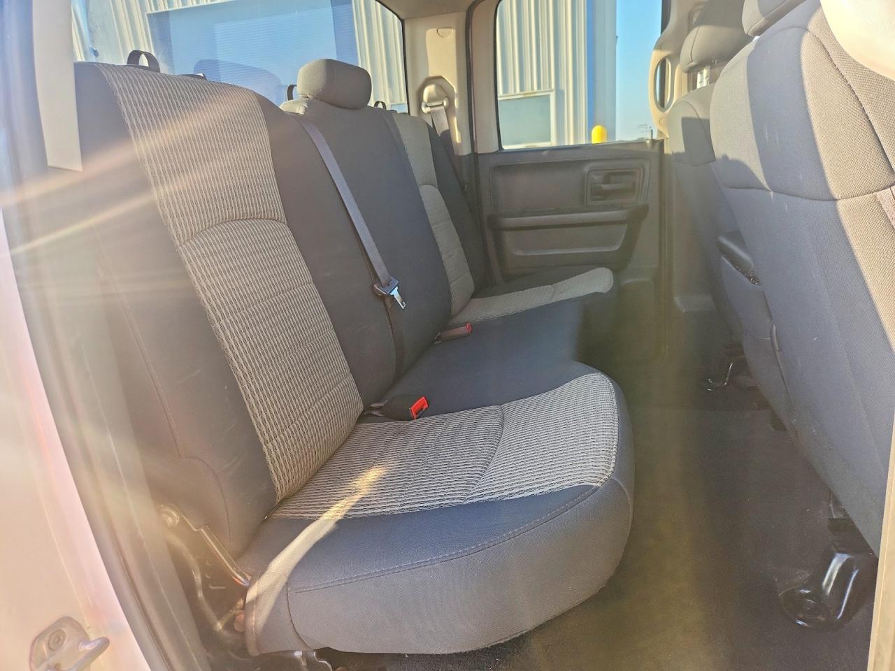 2012 Dodge Ram 1500 St Белый vin: 1C6RD7FT1CS339243