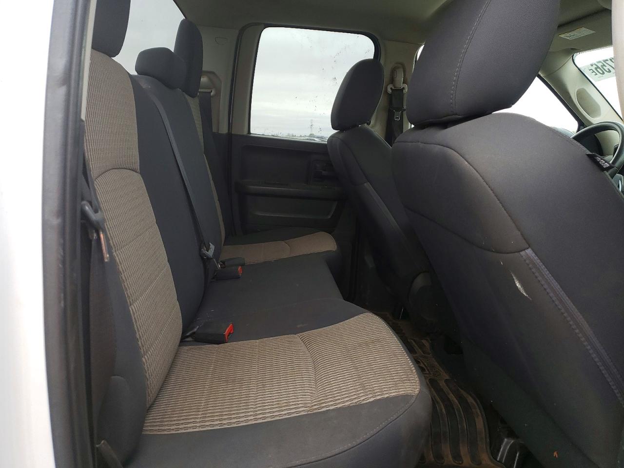 2012 Dodge Ram 1500 St Белый vin: 1C6RD7FT2CS261670