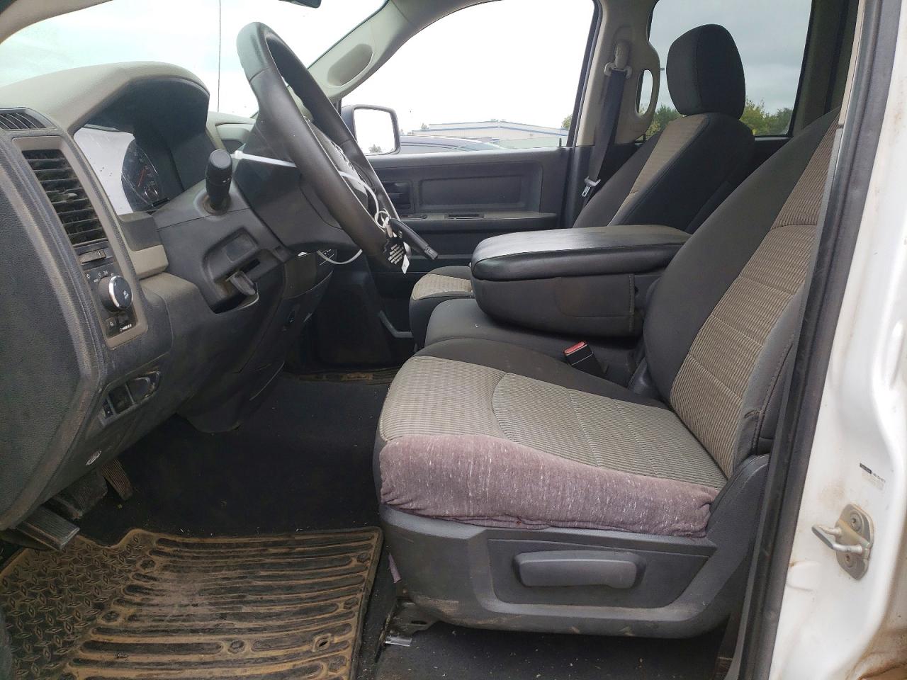 2012 Dodge Ram 1500 St Белый vin: 1C6RD7FT2CS261670