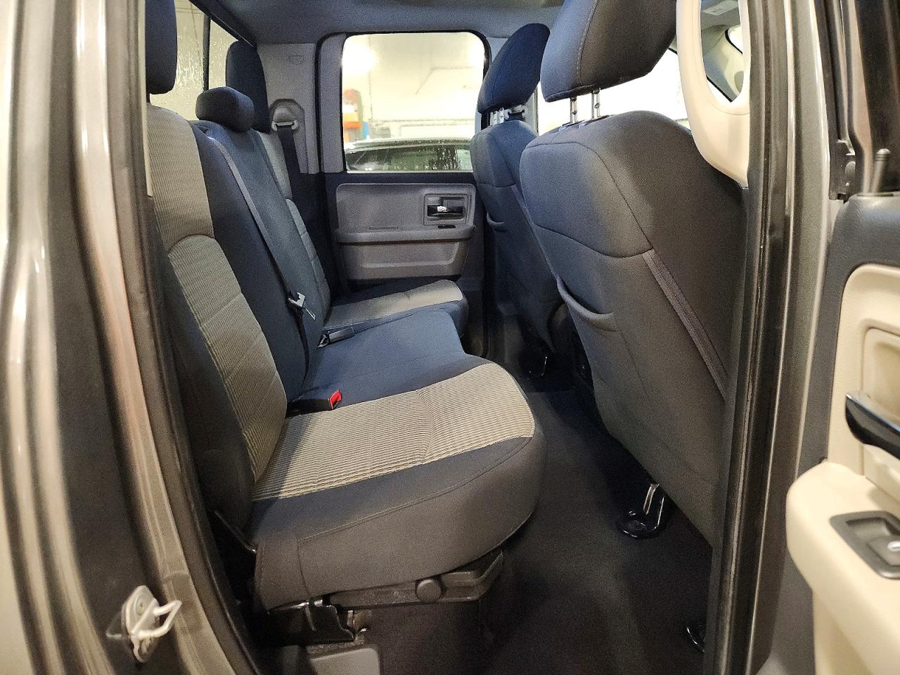 2012 Dodge Ram 1500 Slt Gray vin: 1C6RD7GT1CS285778