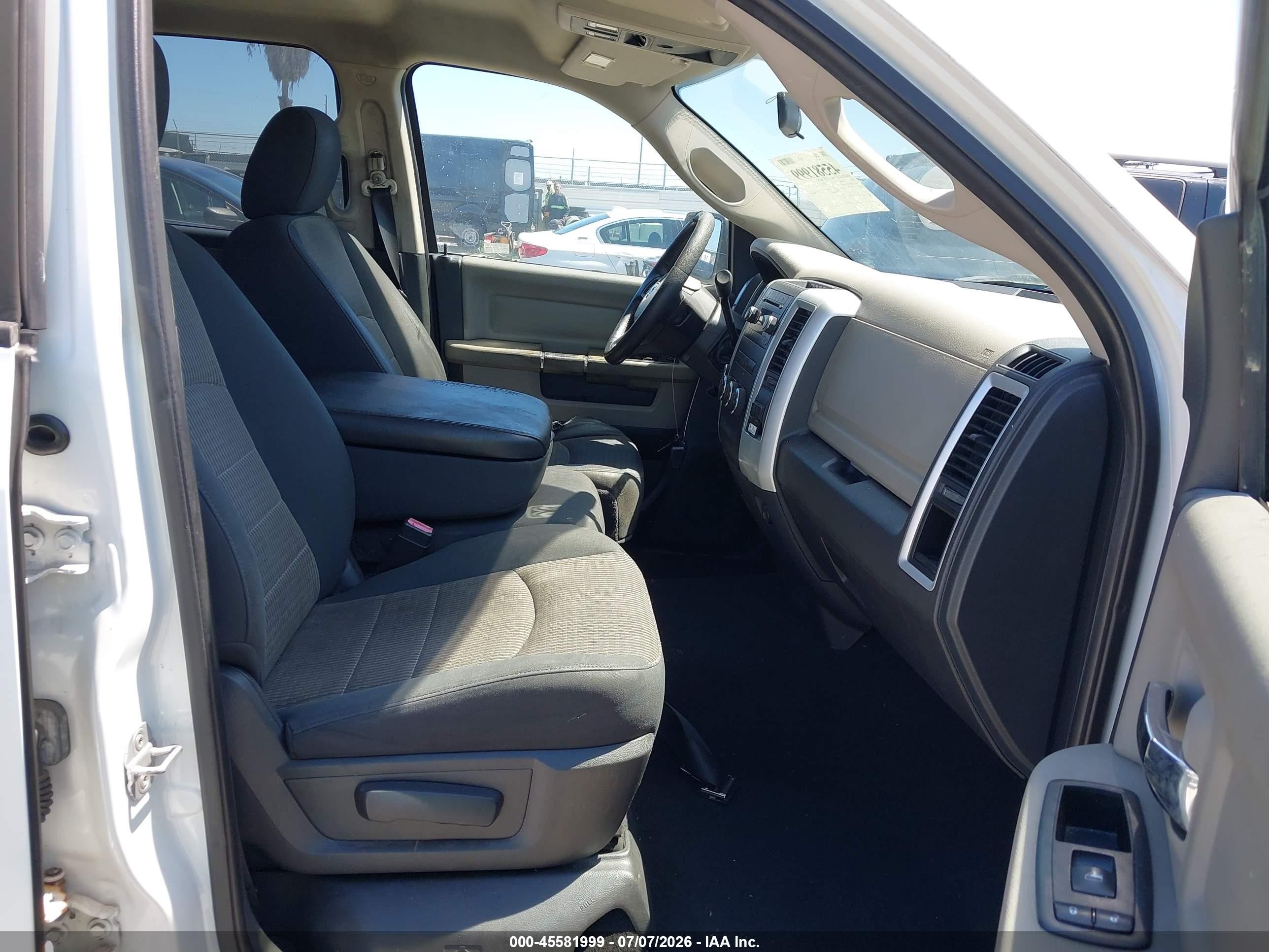 2012 Ram 1500 Big Horn Белый vin: 1C6RD7GT5CS124608