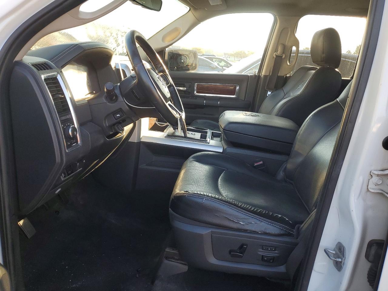 2012 Dodge Ram 1500 Laramie White vin: 1C6RD7JT5CS109261