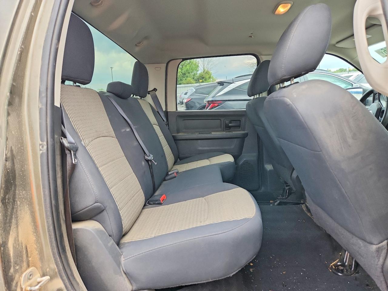2012 Dodge Ram 1500 St Зеленый vin: 1C6RD7KP3CS178211